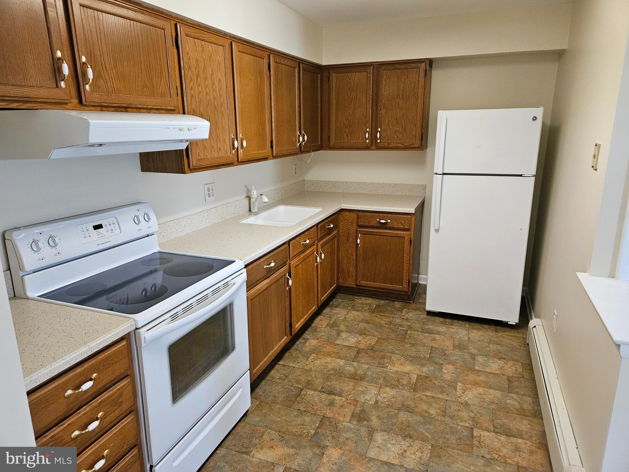 WALNUT COURT CONDO - Residential Lease