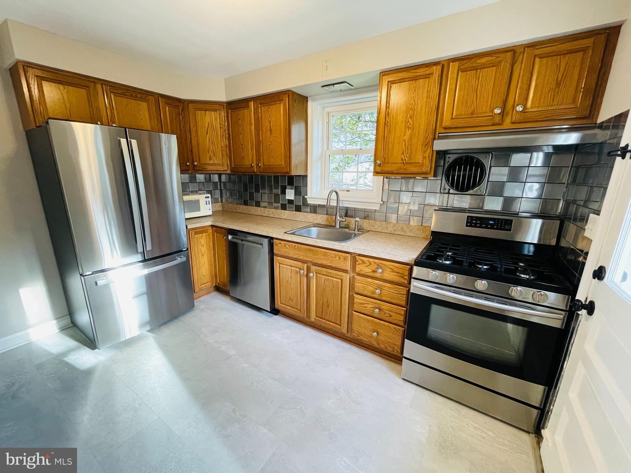 BRIDLEWOOD - Residential Lease