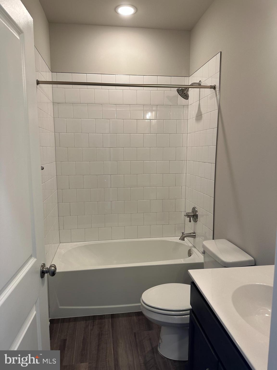 THE WATERS AT LAKE ANNA - Residential Lease