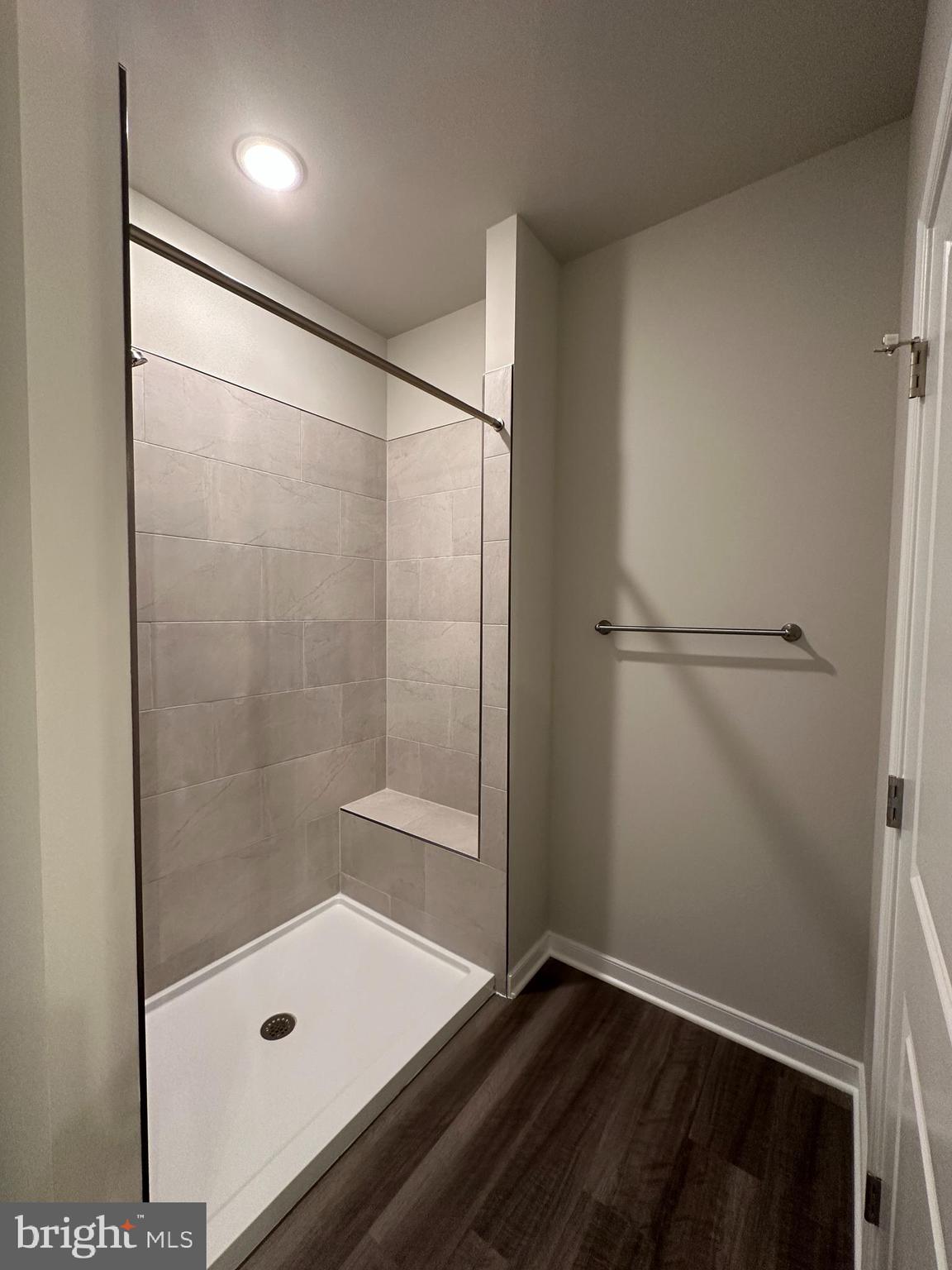 THE WATERS AT LAKE ANNA - Residential Lease