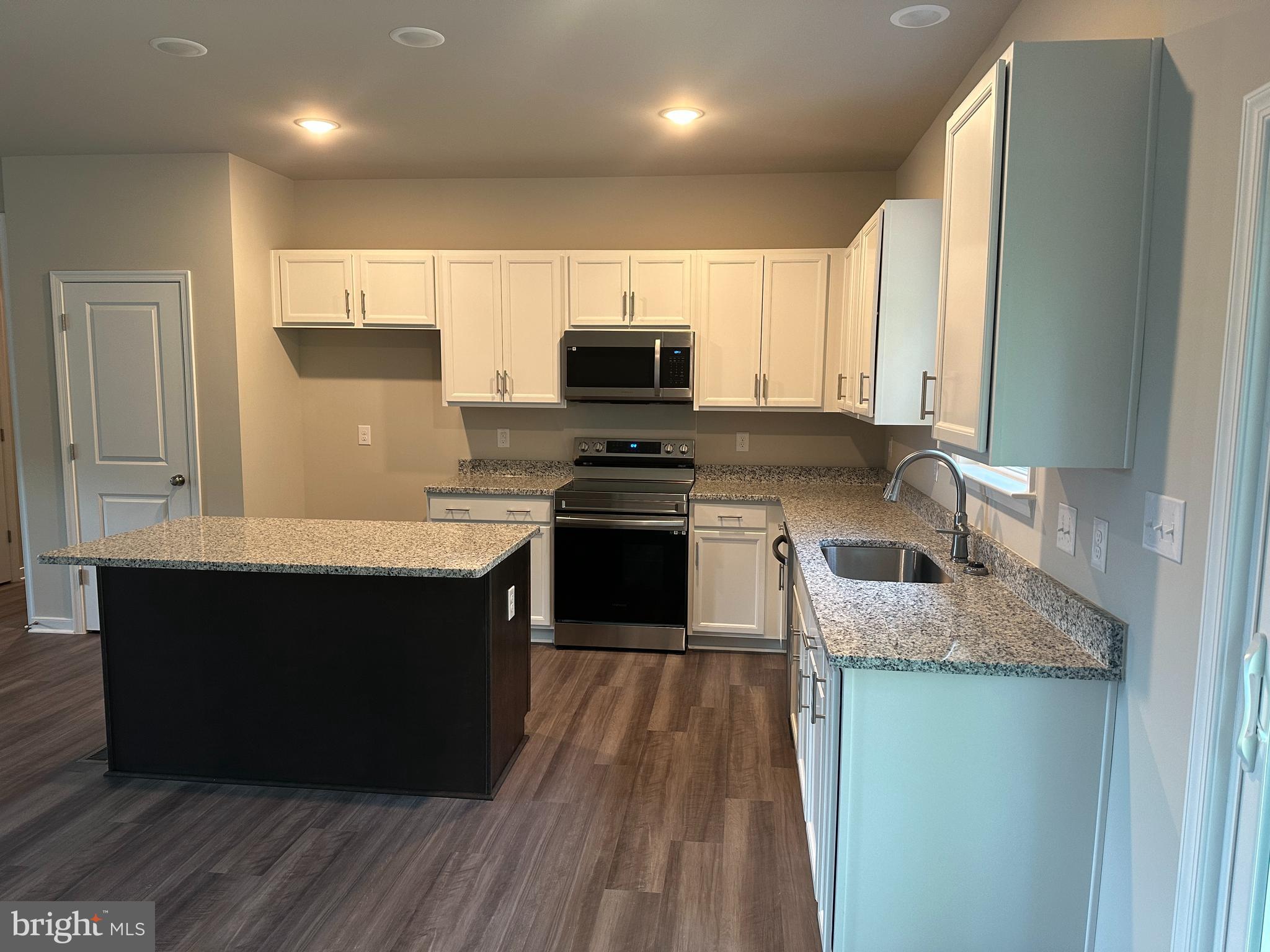 THE WATERS AT LAKE ANNA - Residential Lease