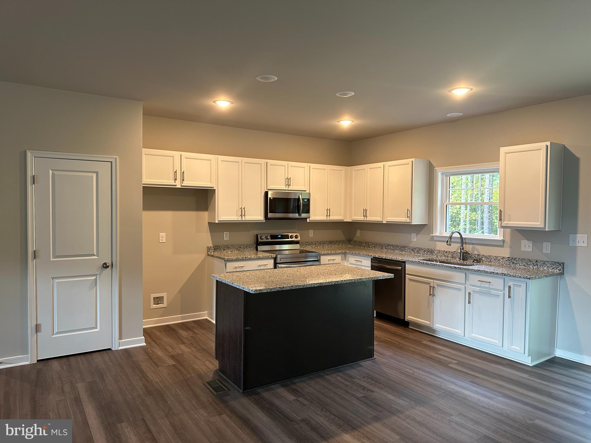 THE WATERS AT LAKE ANNA - Residential Lease