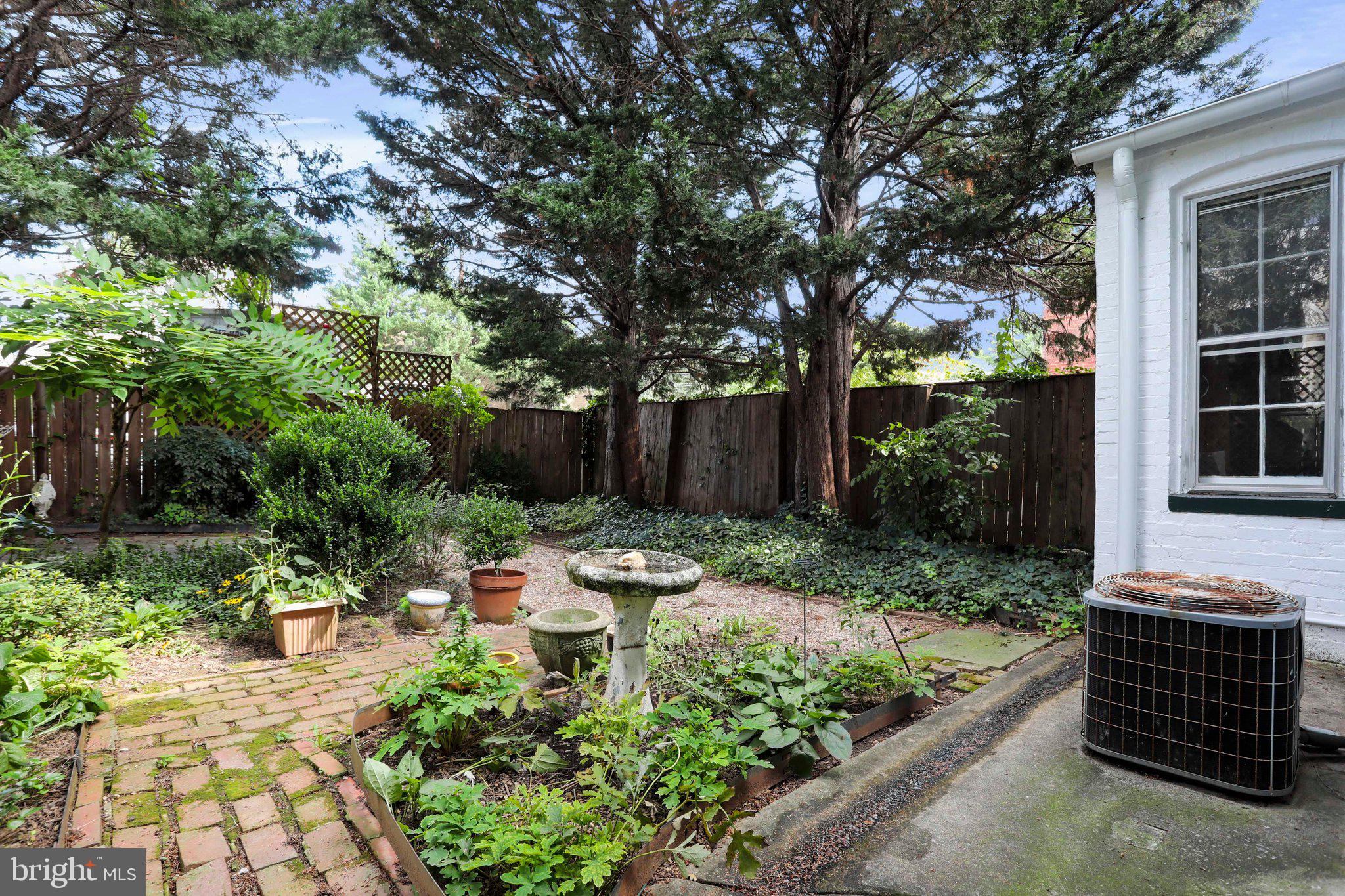 DOWNTOWN FREDERICK - Residential