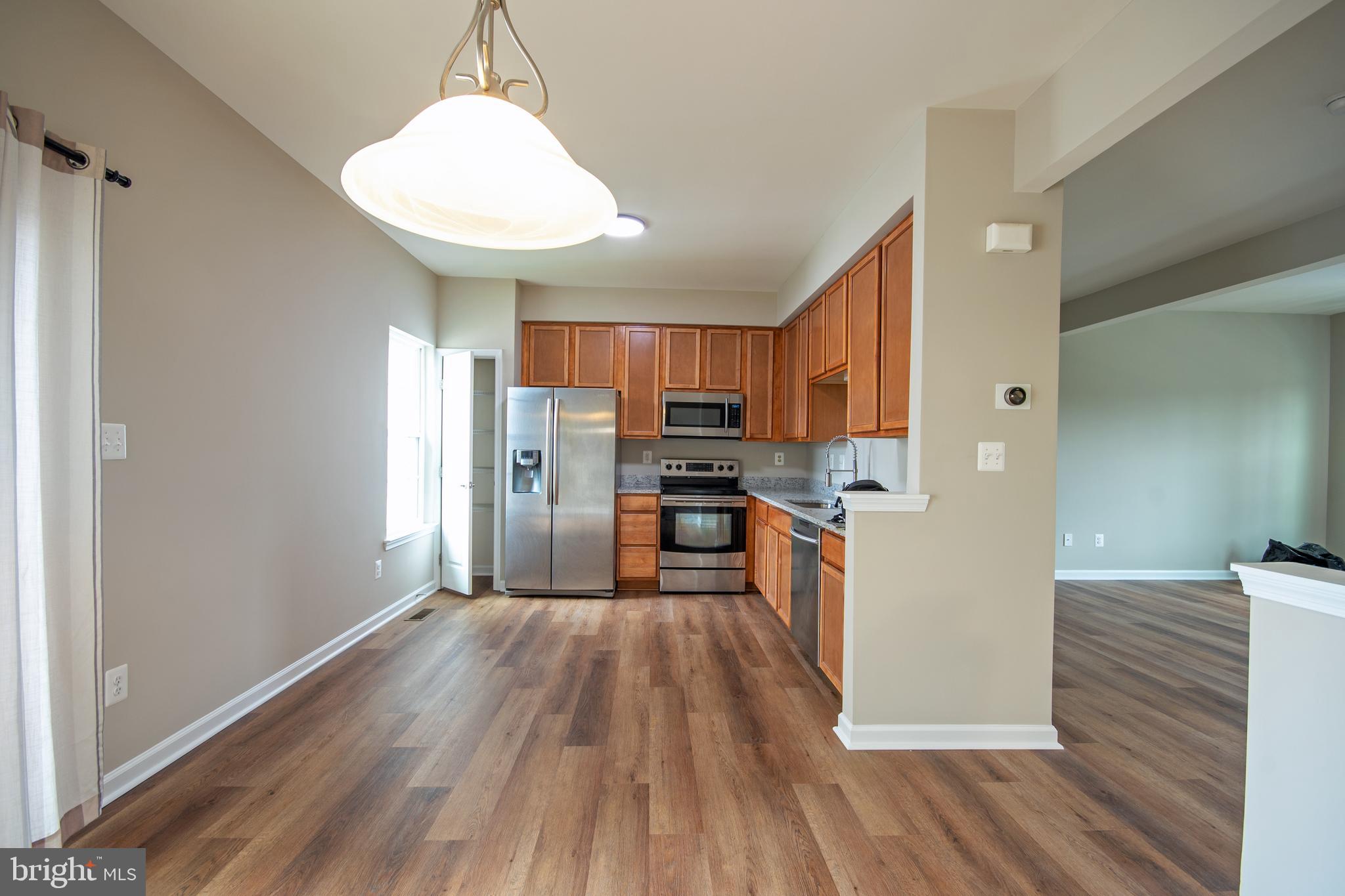 VIRGINIA MANOR TOWNHOMES - Residential Lease