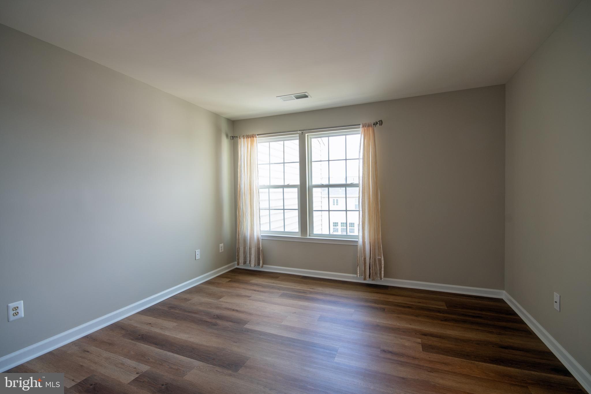 VIRGINIA MANOR TOWNHOMES - Residential Lease