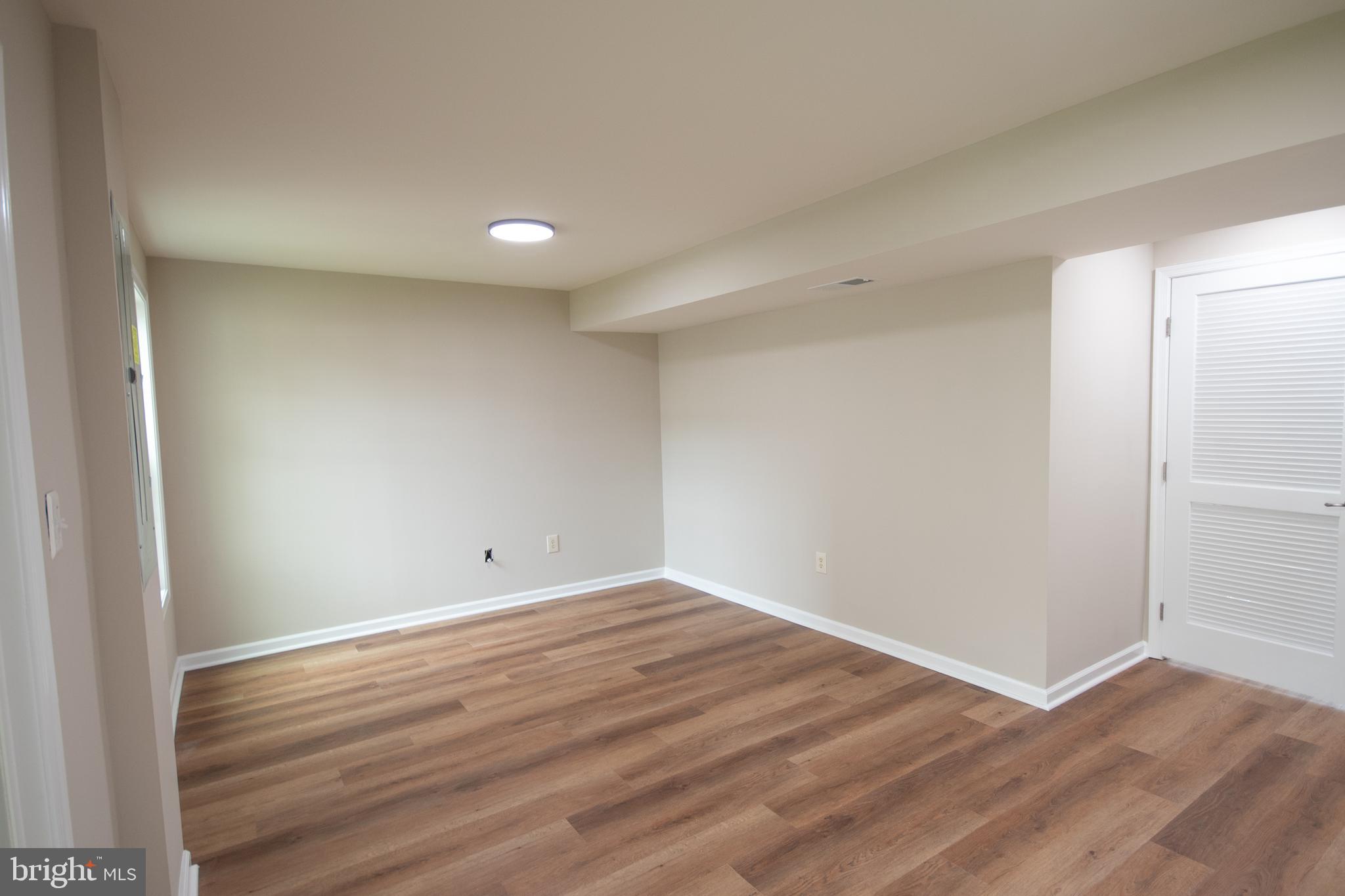 VIRGINIA MANOR TOWNHOMES - Residential Lease