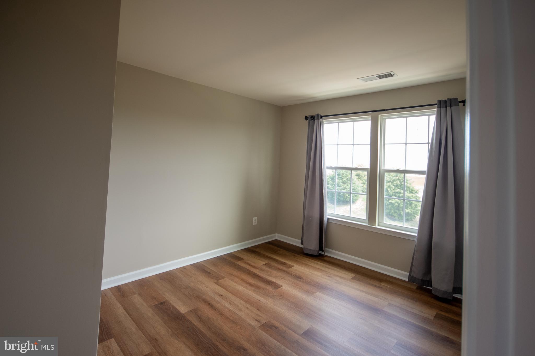 VIRGINIA MANOR TOWNHOMES - Residential Lease