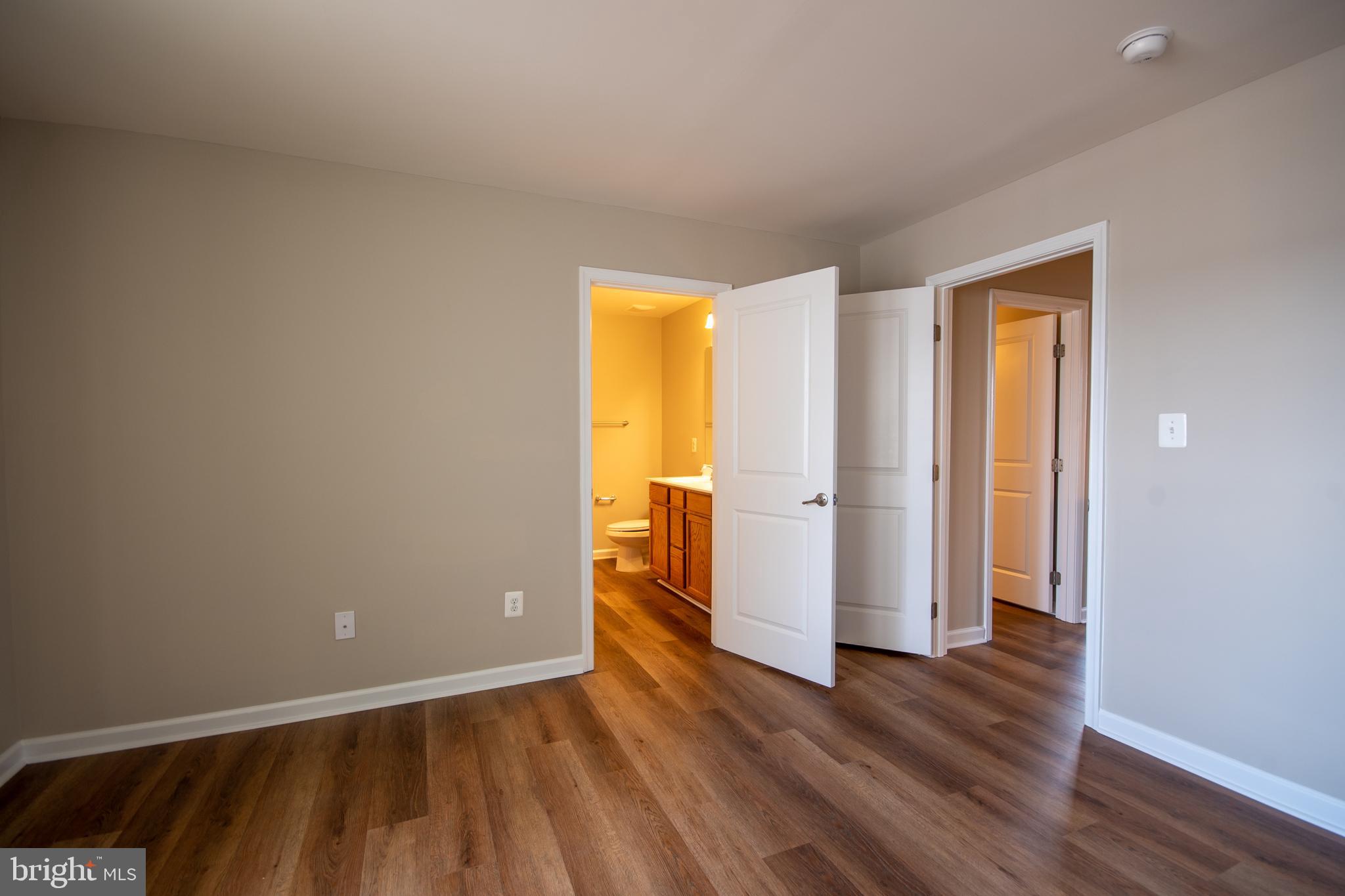 VIRGINIA MANOR TOWNHOMES - Residential Lease