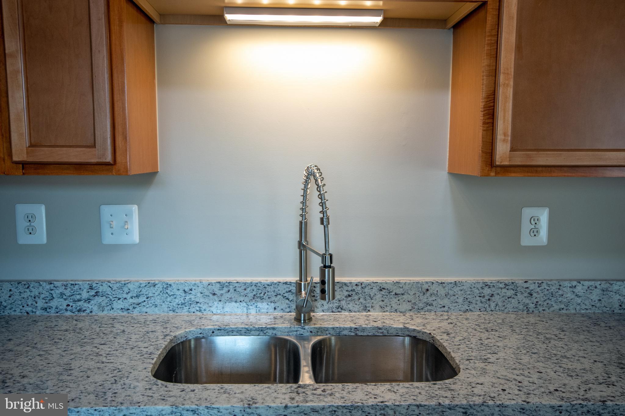 VIRGINIA MANOR TOWNHOMES - Residential Lease