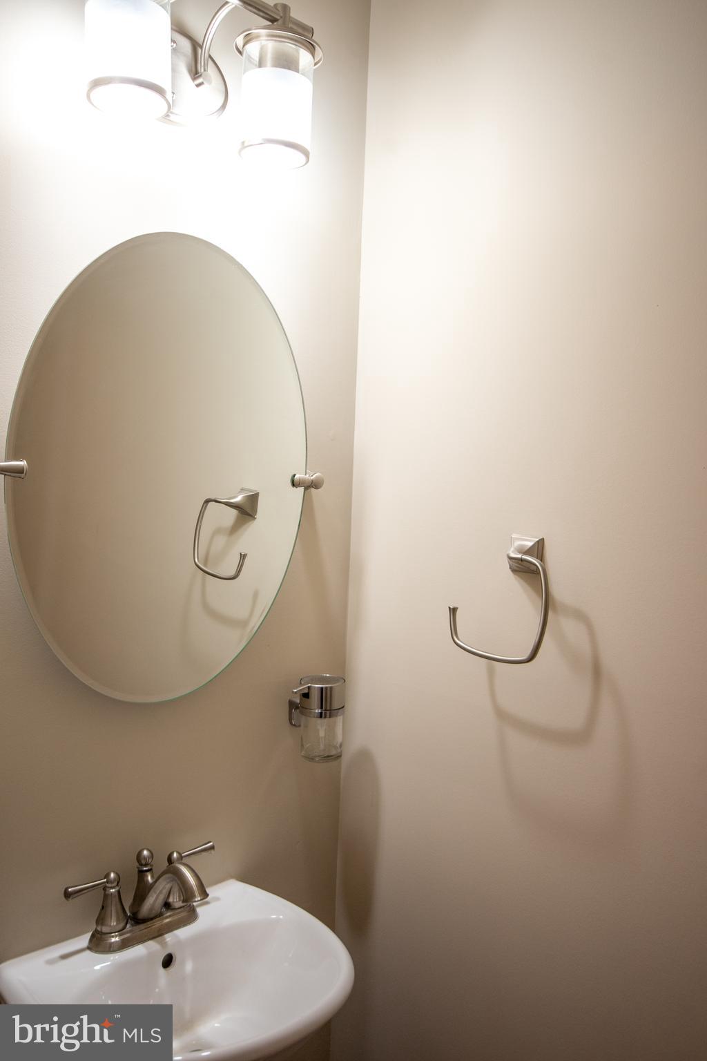 VIRGINIA MANOR TOWNHOMES - Residential Lease