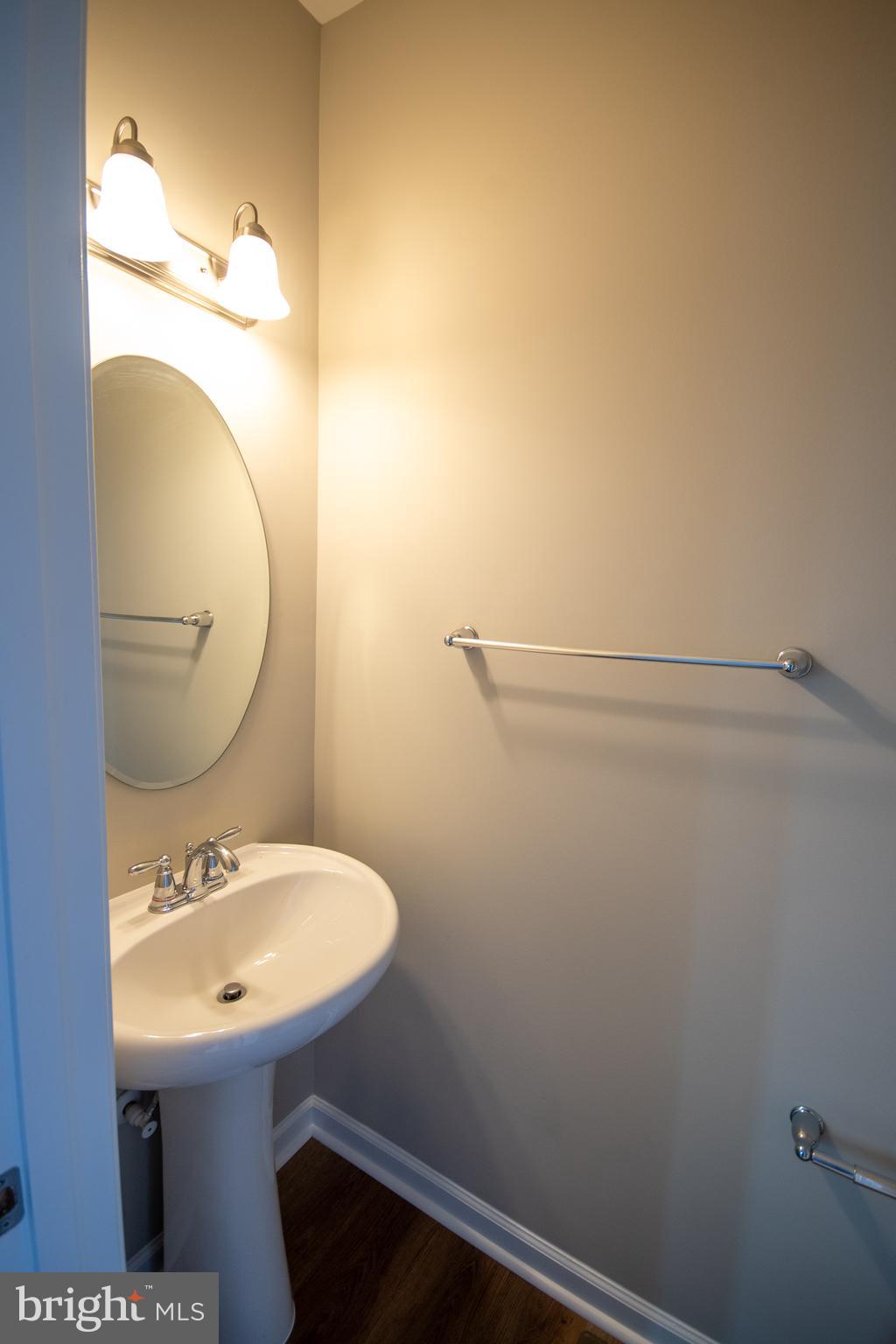 VIRGINIA MANOR TOWNHOMES - Residential Lease