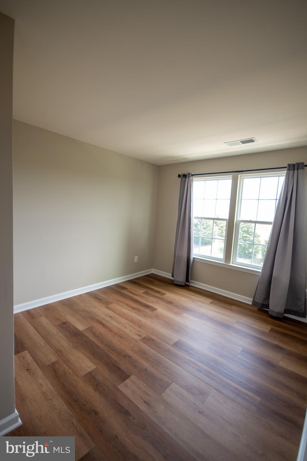 VIRGINIA MANOR TOWNHOMES - Residential Lease