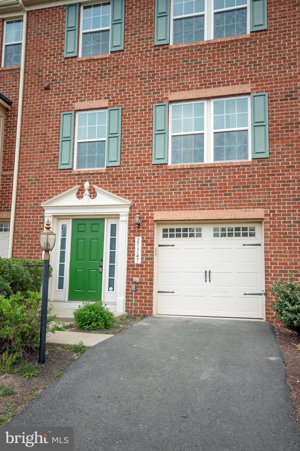 VIRGINIA MANOR TOWNHOMES - Residential Lease