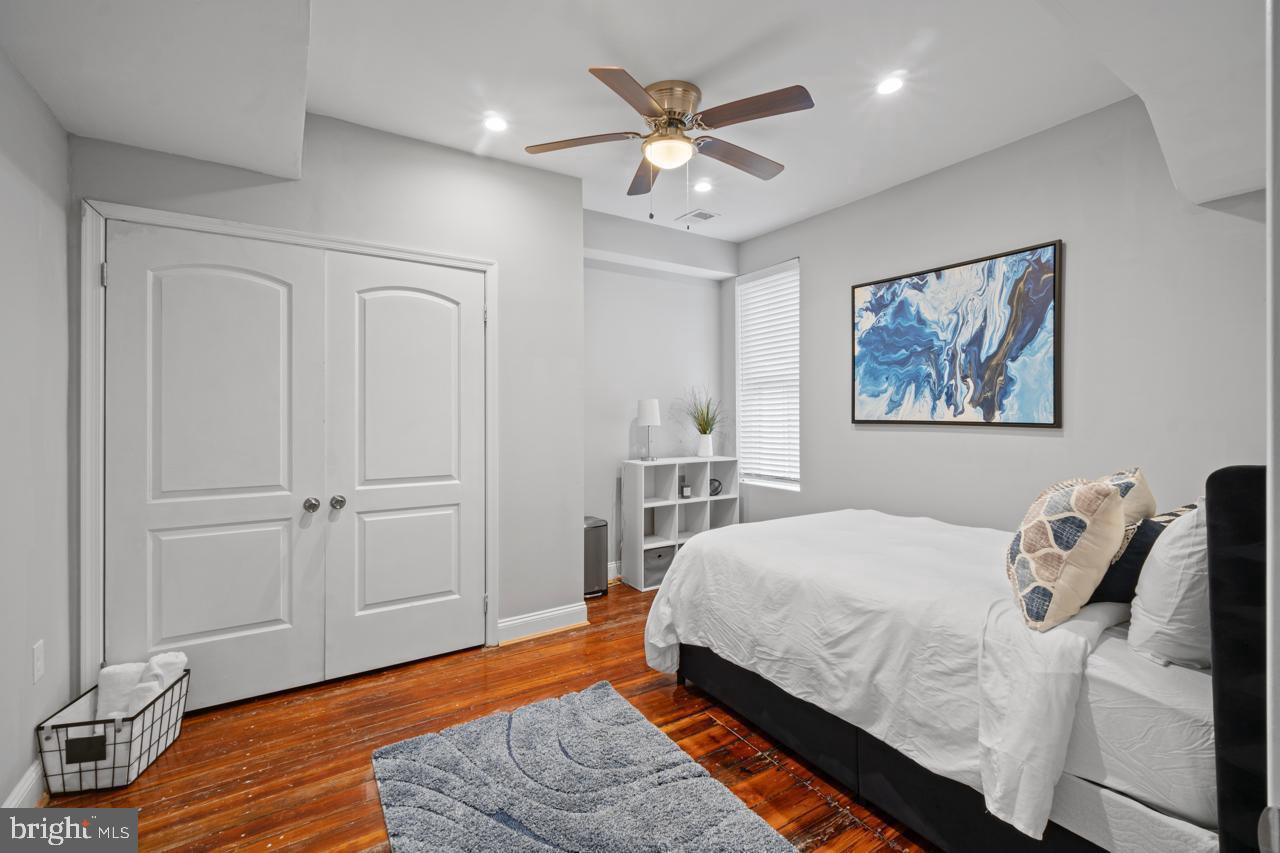 JOHNSTON SQUARE - Residential Lease