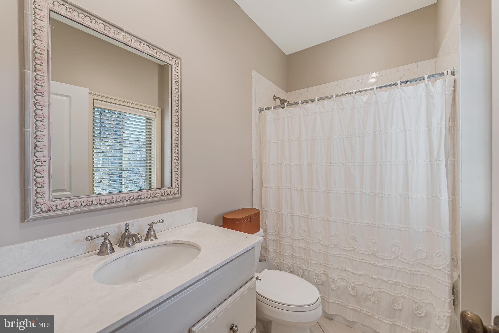 BRADLEY HILLS GROVE - Residential