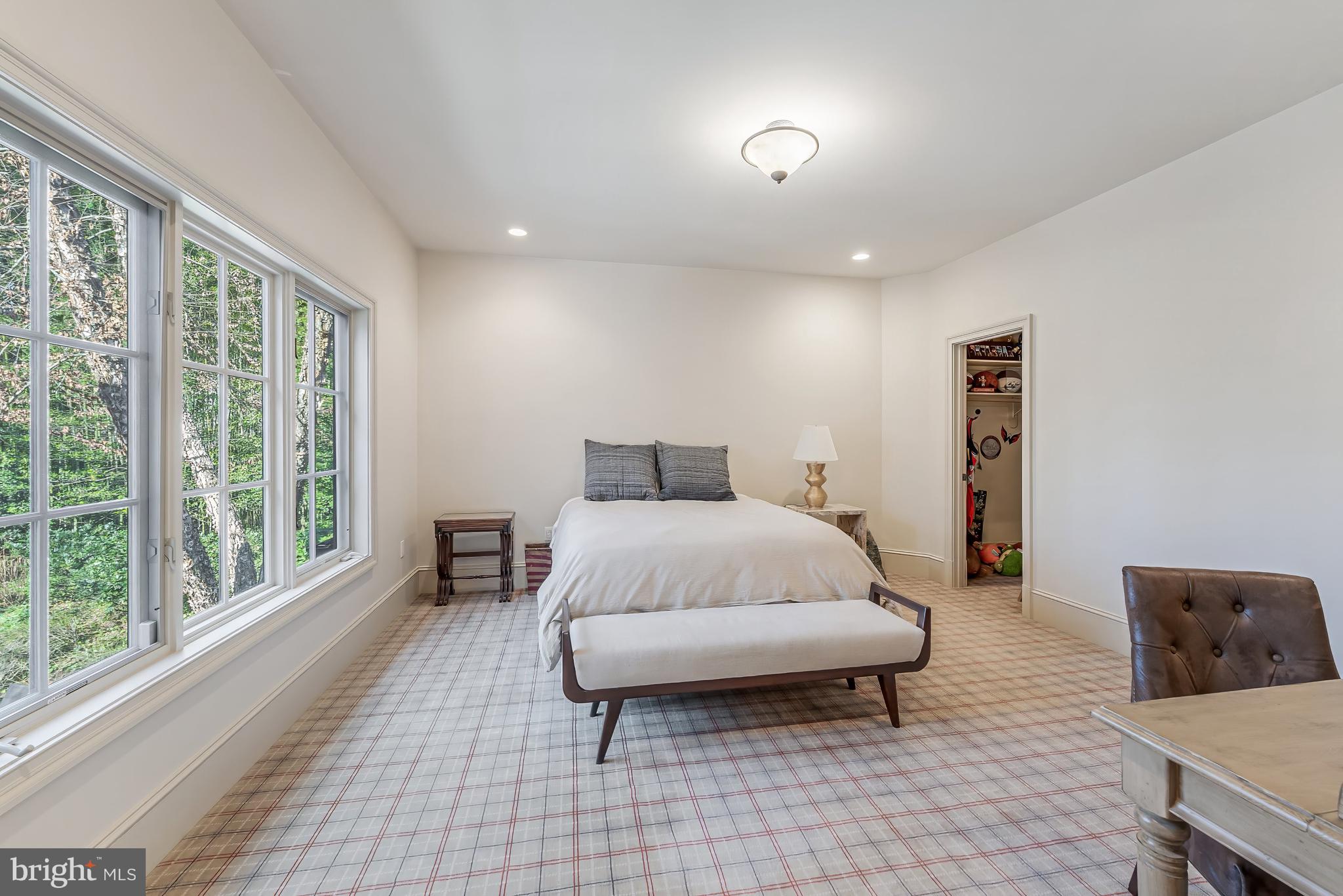 BRADLEY HILLS GROVE - Residential