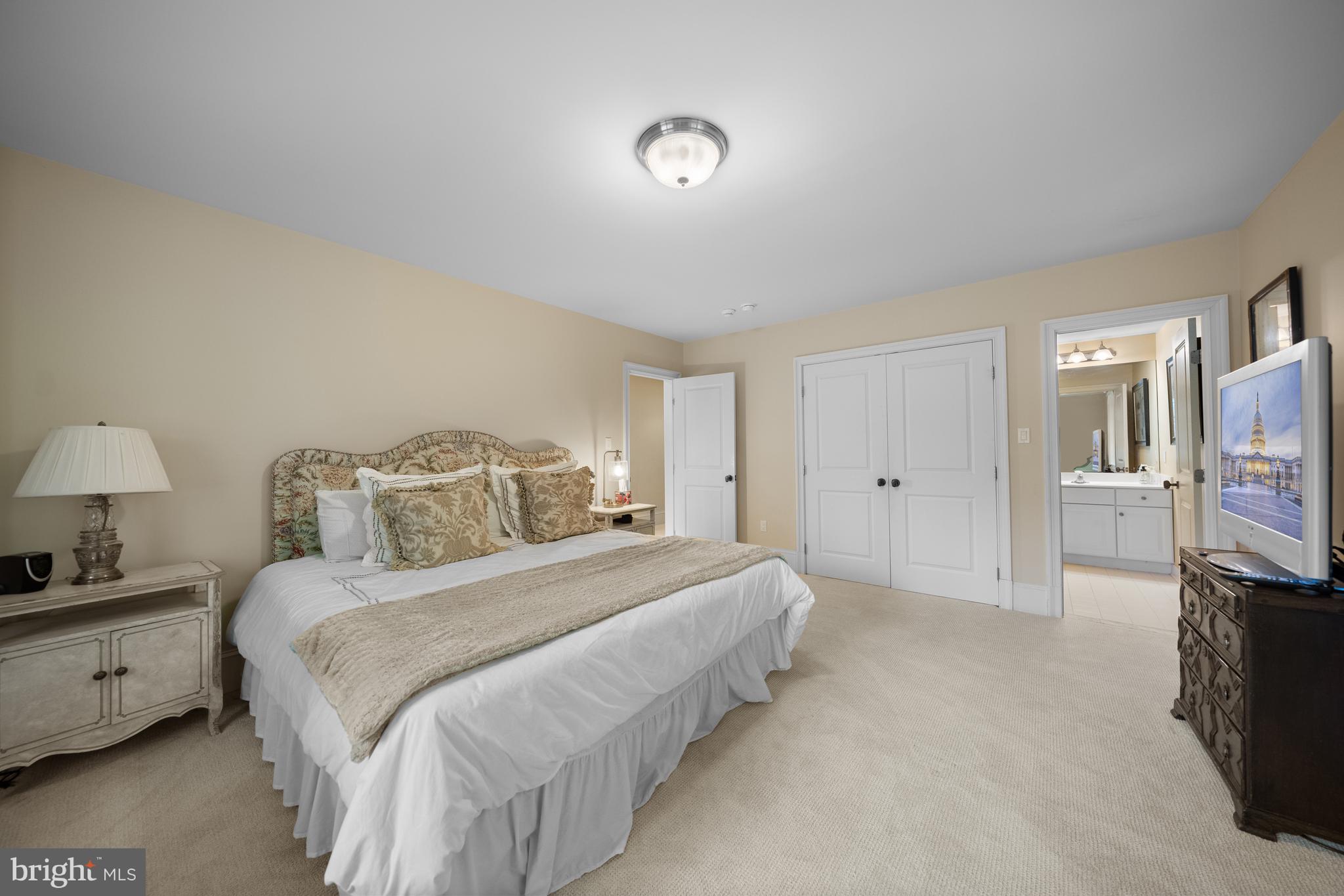 BRADLEY HILLS GROVE - Residential