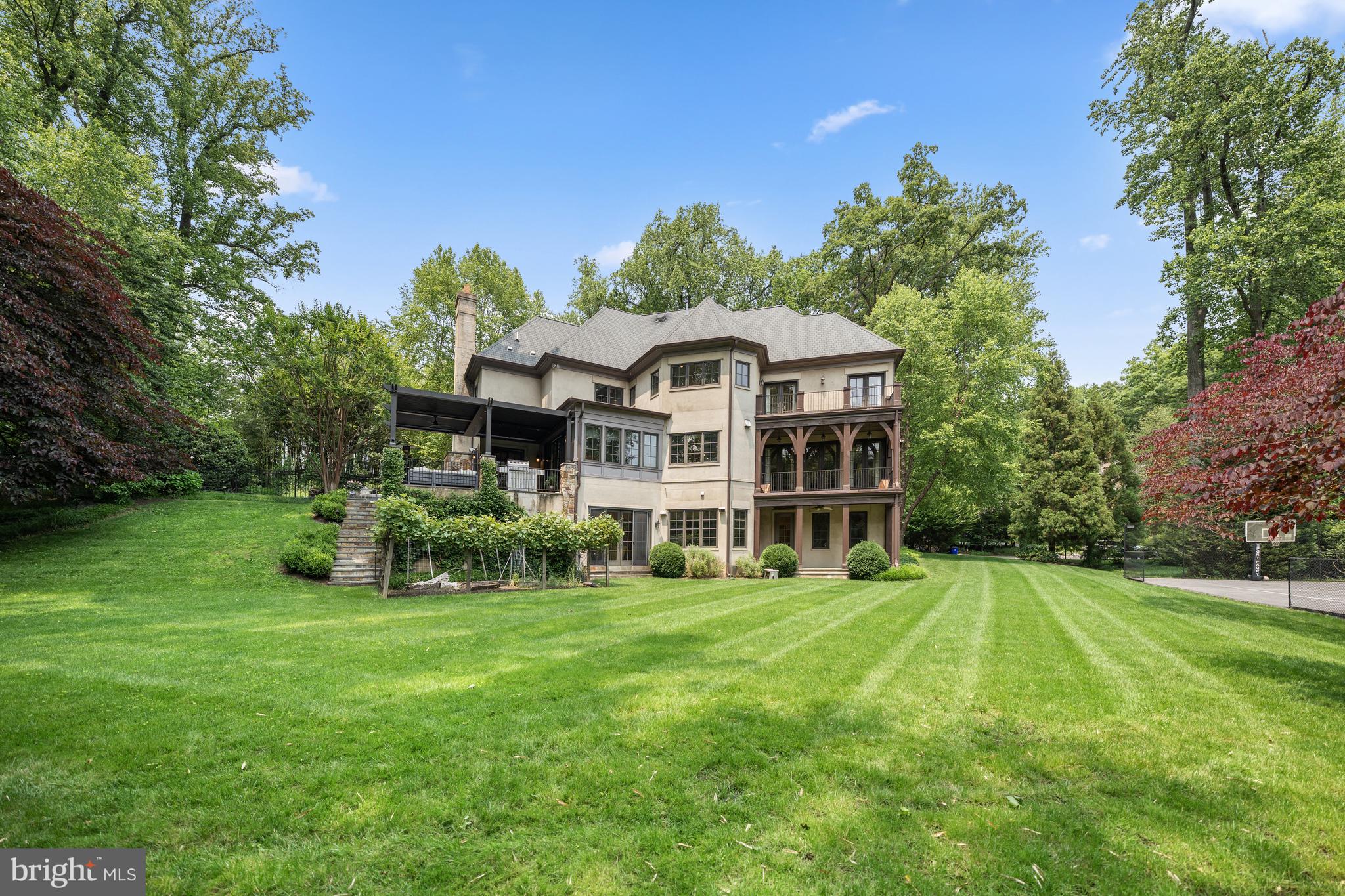 BRADLEY HILLS GROVE - Residential