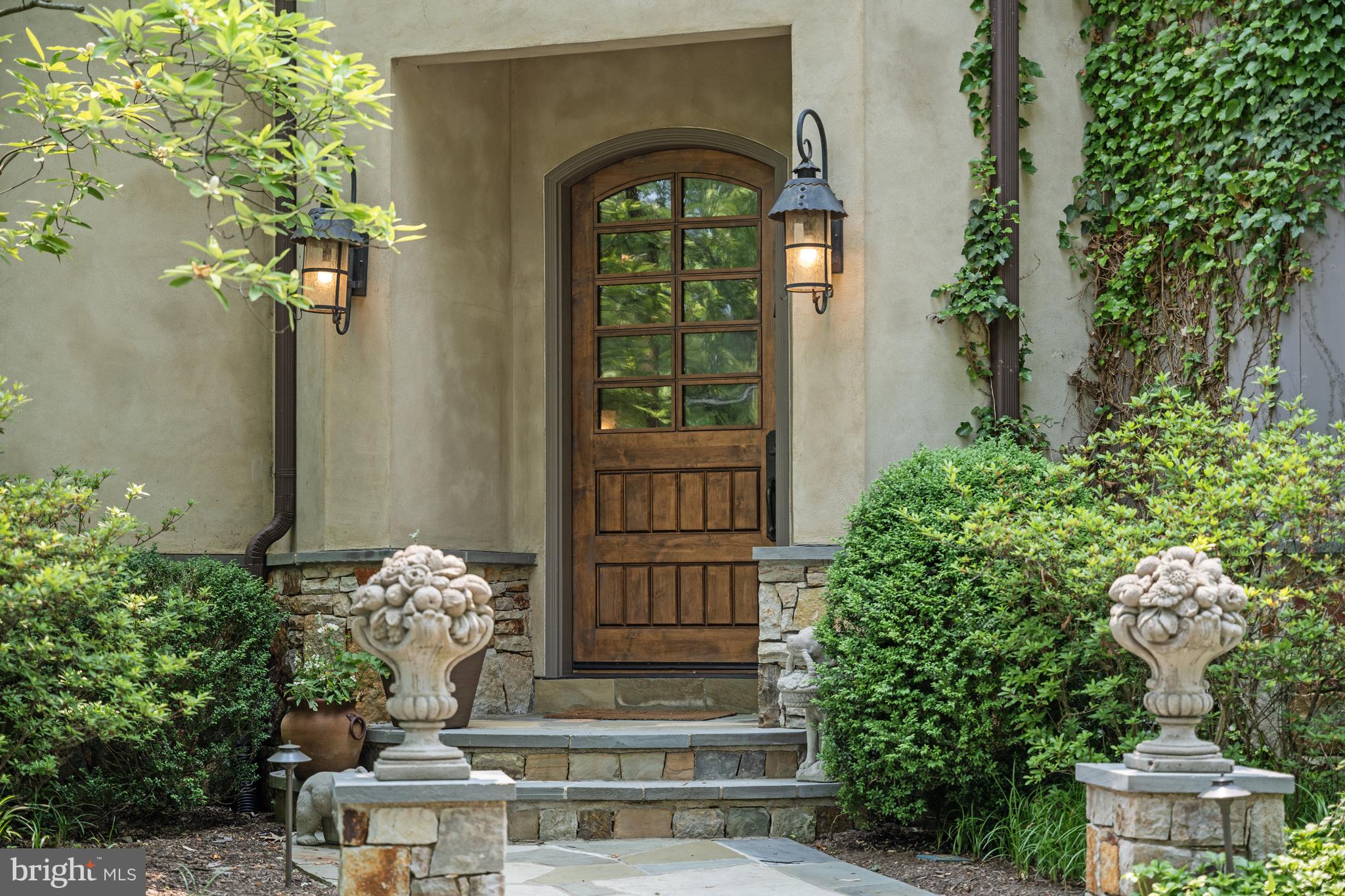 BRADLEY HILLS GROVE - Residential