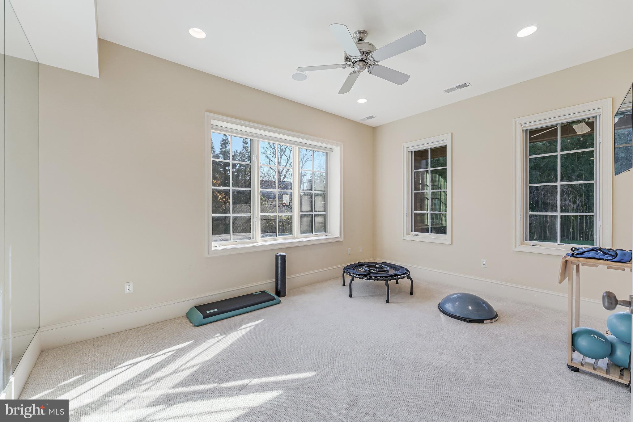 BRADLEY HILLS GROVE - Residential
