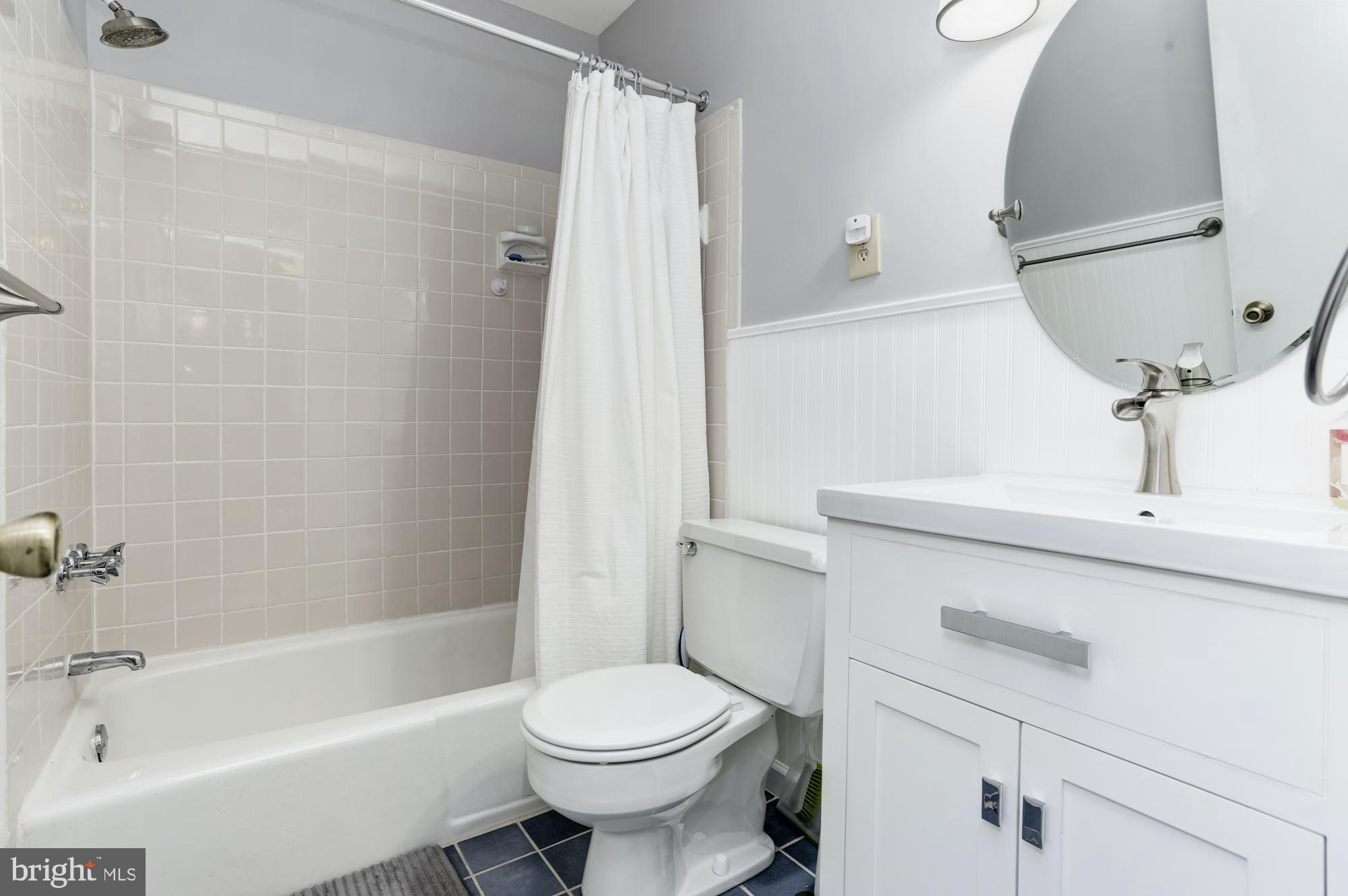 PARKSIDE CONDOMINIUMS - Residential