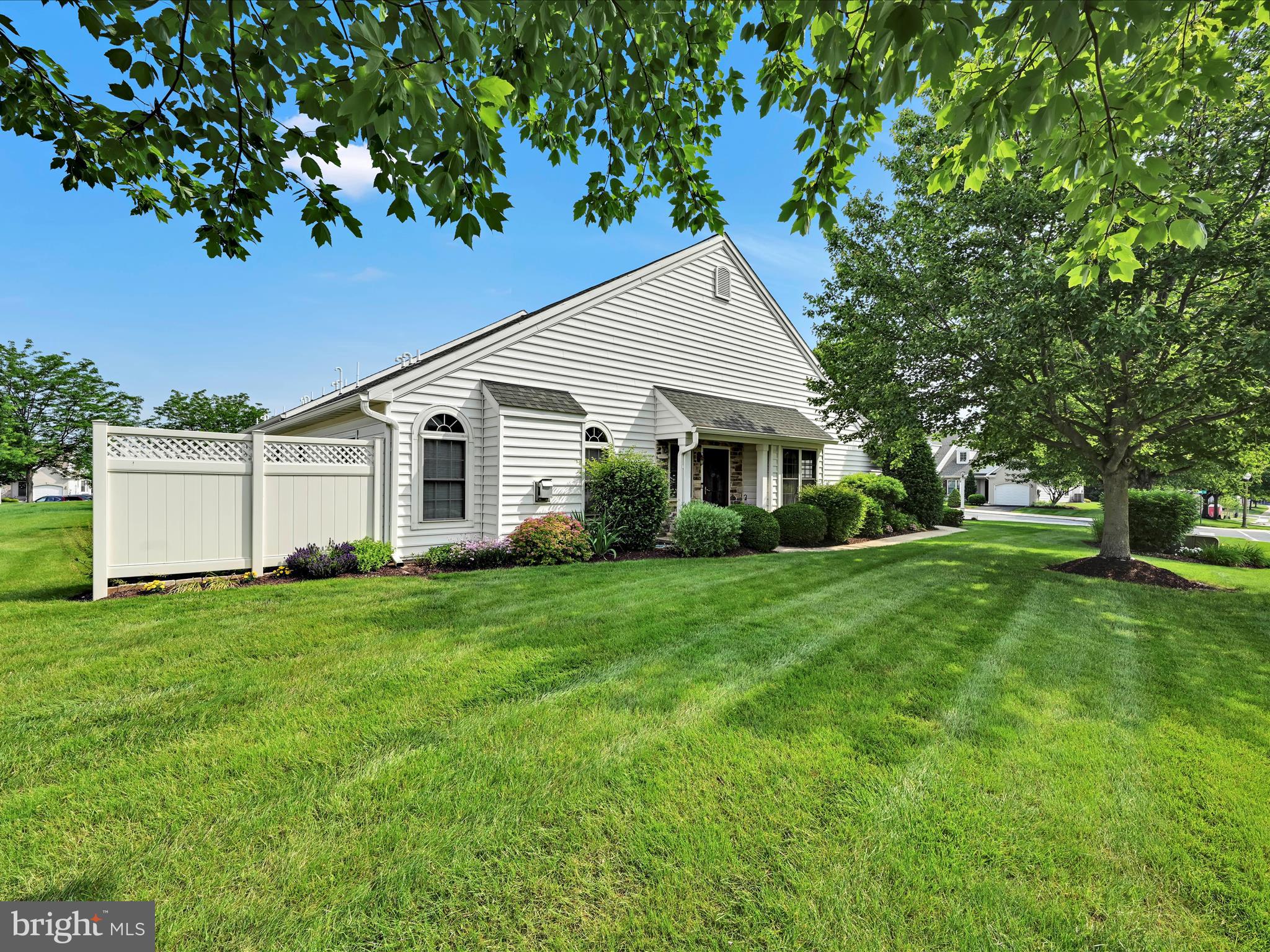2 YORK COURT