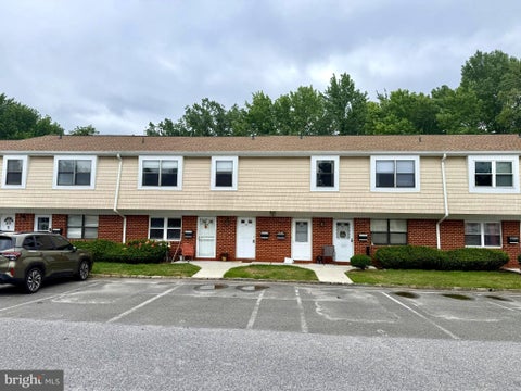 Condo For Sale - 909 Silver Court<br/> HAMILTON, NJ 08690