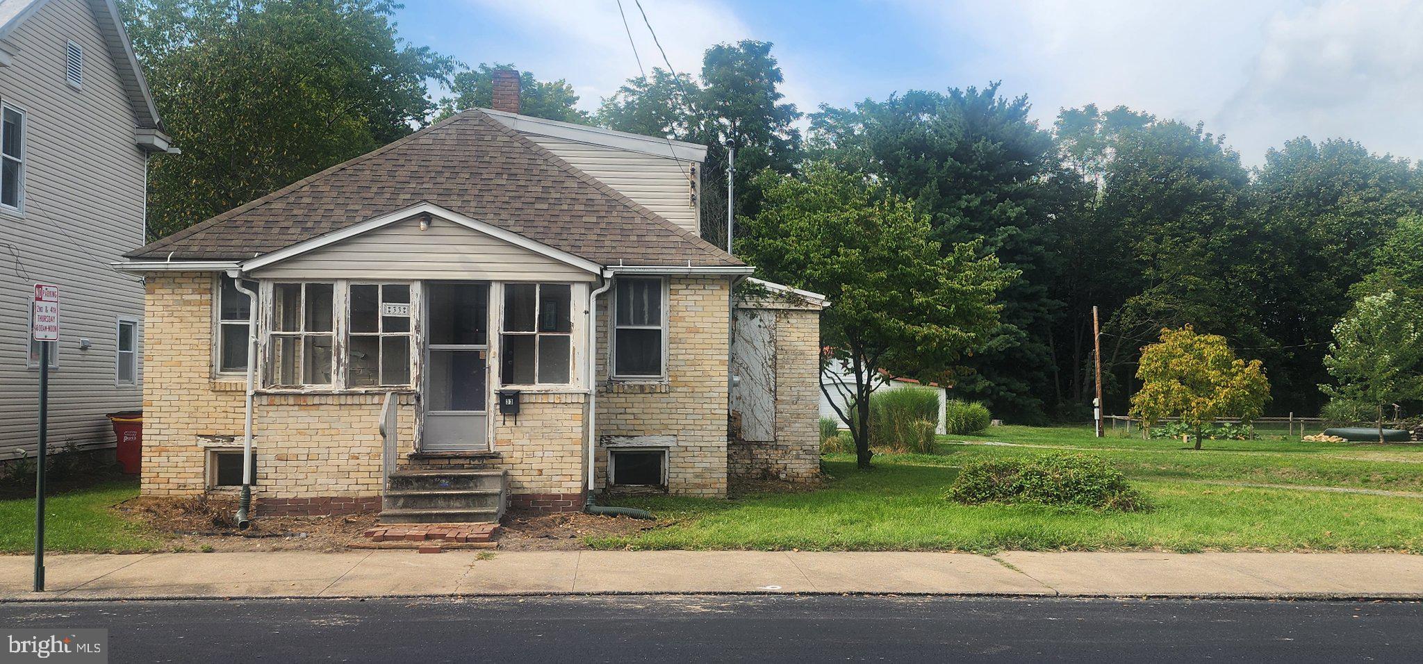 33 E PINE STREET