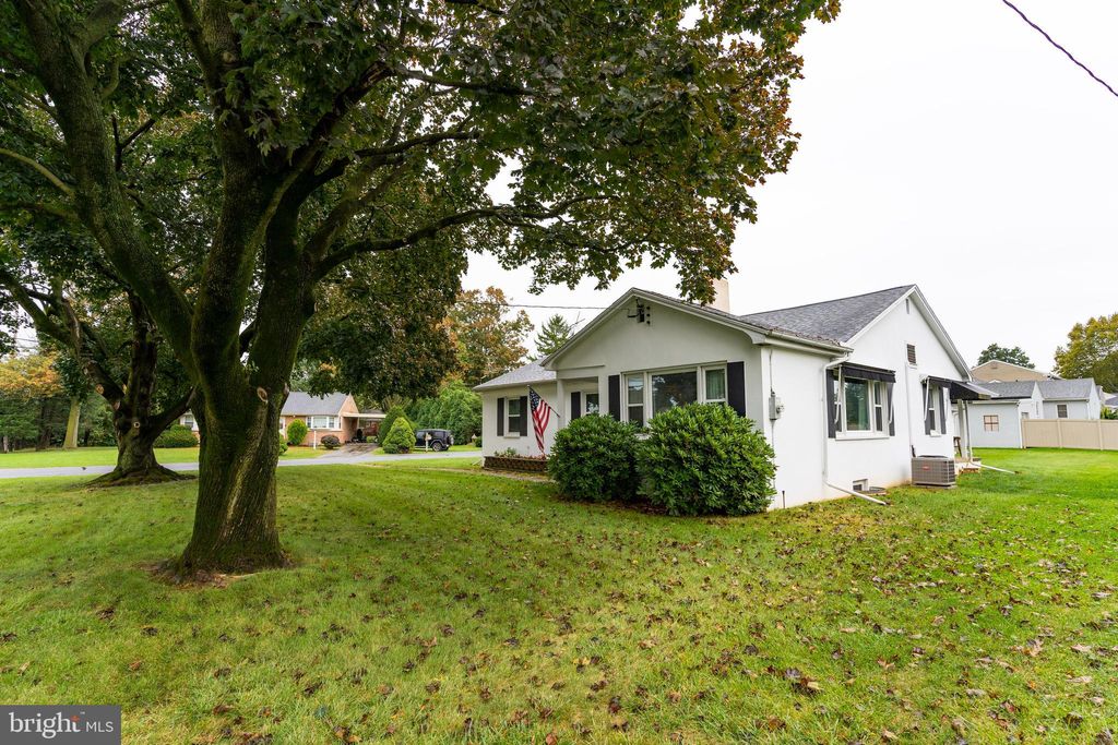 Photo of 152 ROSE DR, LANCASTER, PA 17602 (MLS # PALA2025752)