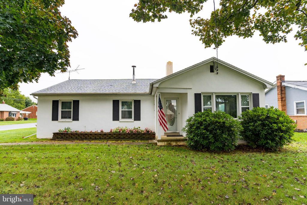 Photo of 152 ROSE DR, LANCASTER, PA 17602 (MLS # PALA2025752)