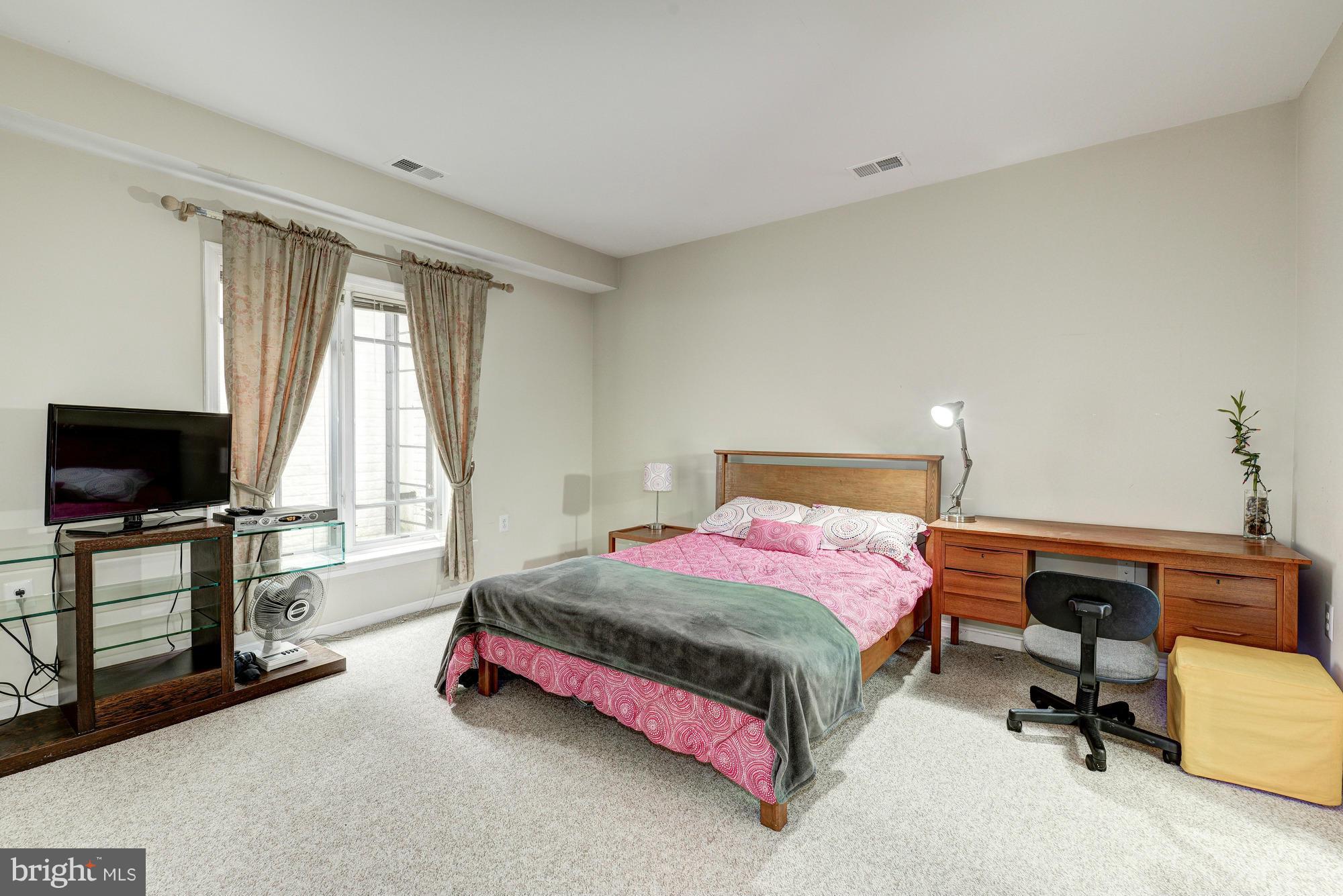 FOGGYS PASTURE - Residential