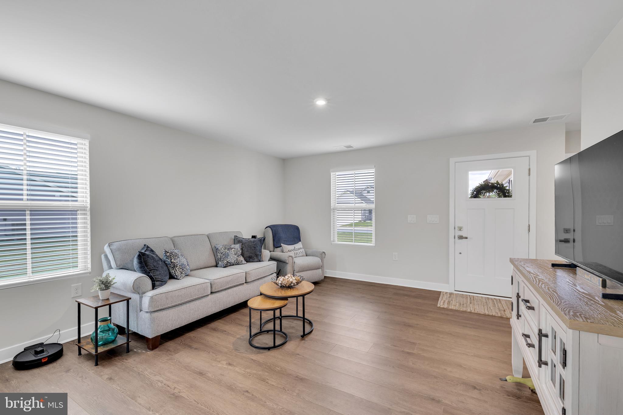 26044 VINTAGE CIRCLE