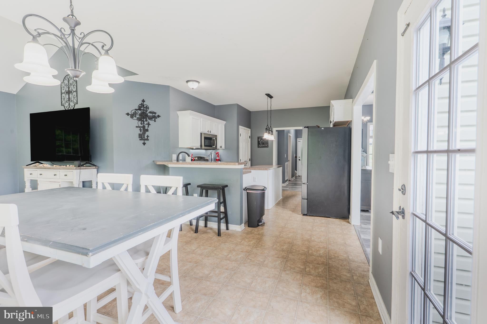 6315 LITTLE ACRES LANE