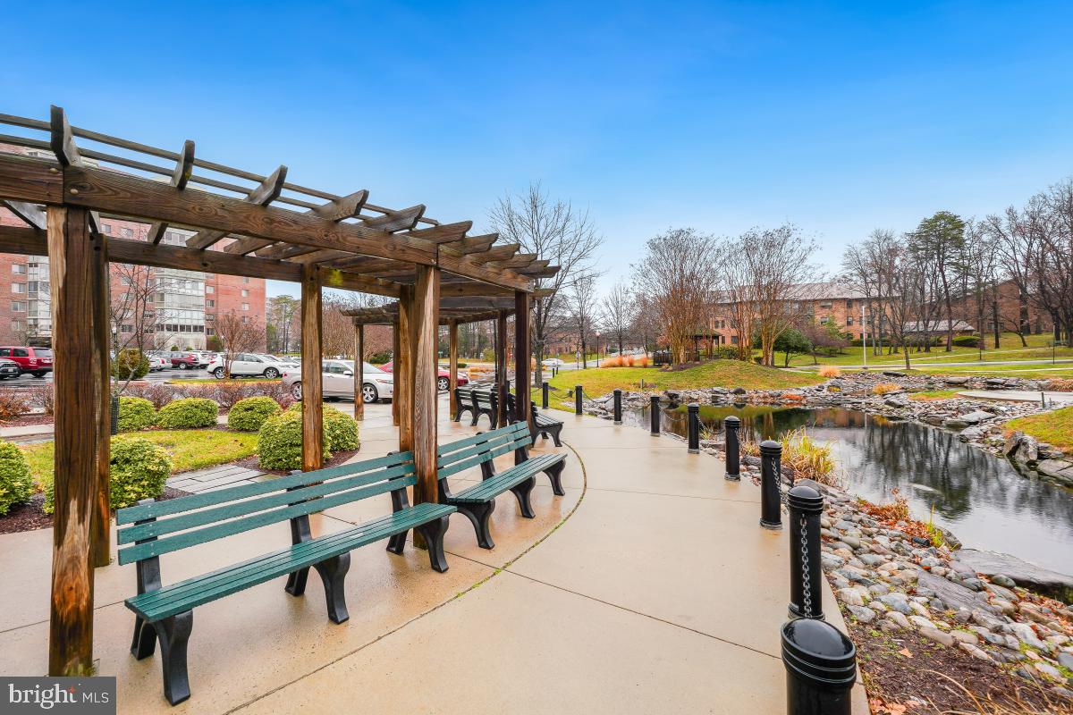 OVERLOOK AT LEISURE WORLD - Residential Lease