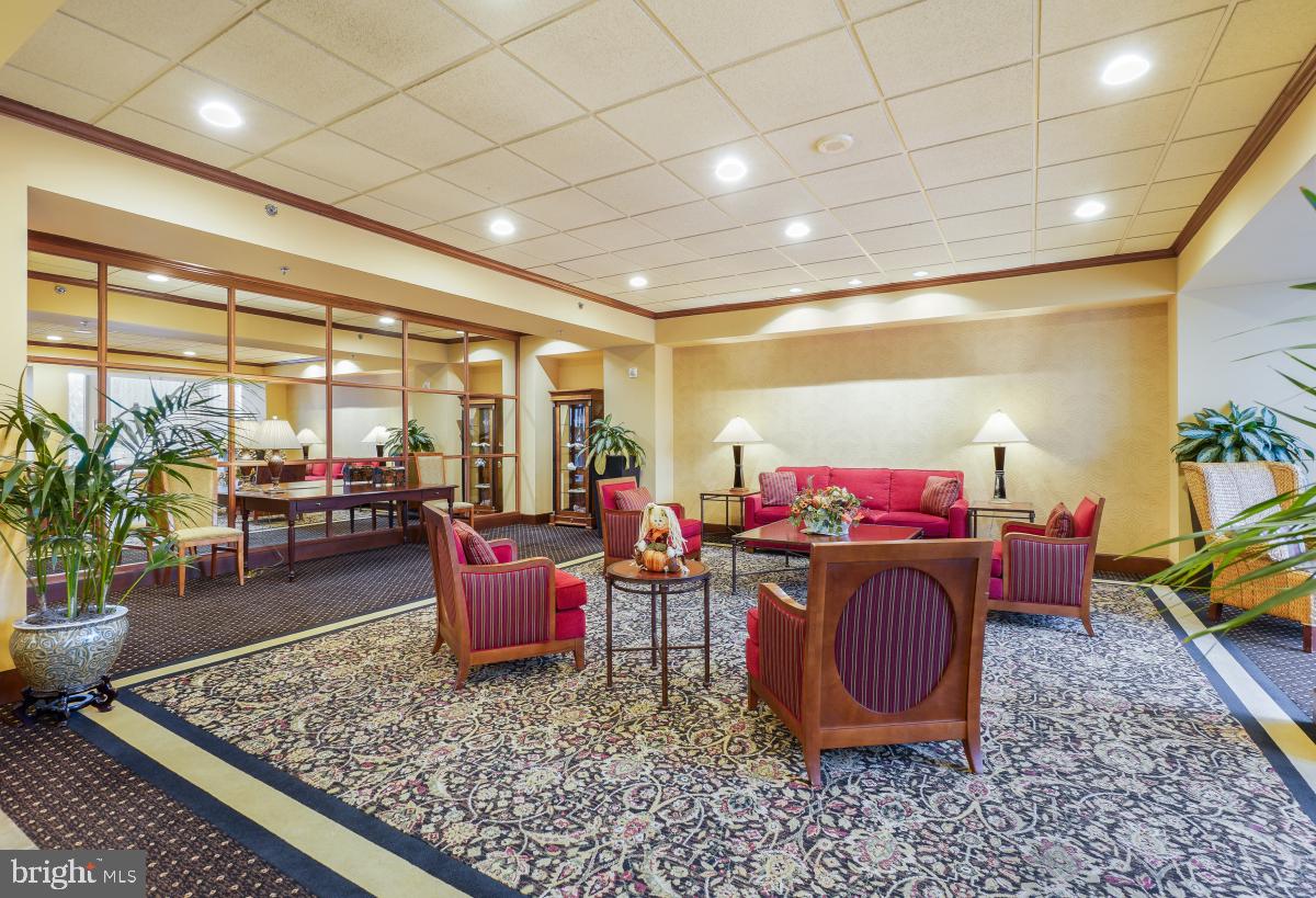 OVERLOOK AT LEISURE WORLD - Residential Lease