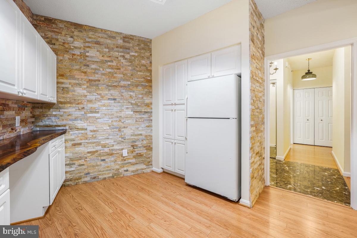 OVERLOOK AT LEISURE WORLD - Residential Lease