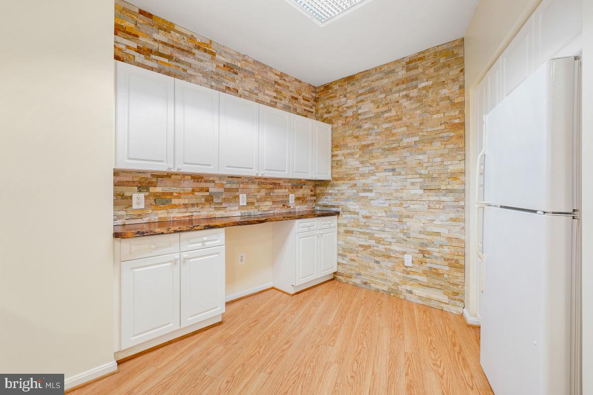 OVERLOOK AT LEISURE WORLD - Residential Lease