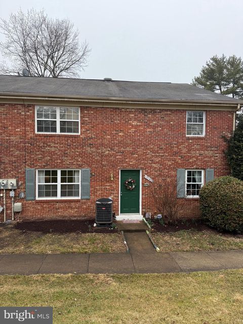 Condo For Sale - 9730 Hagel Circle<br/> LORTON, VA 22079