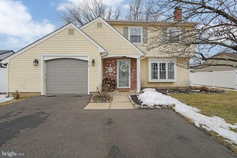 612 S QUEEN ANNE DRIVE FAIRLESS HILLS PA 19030