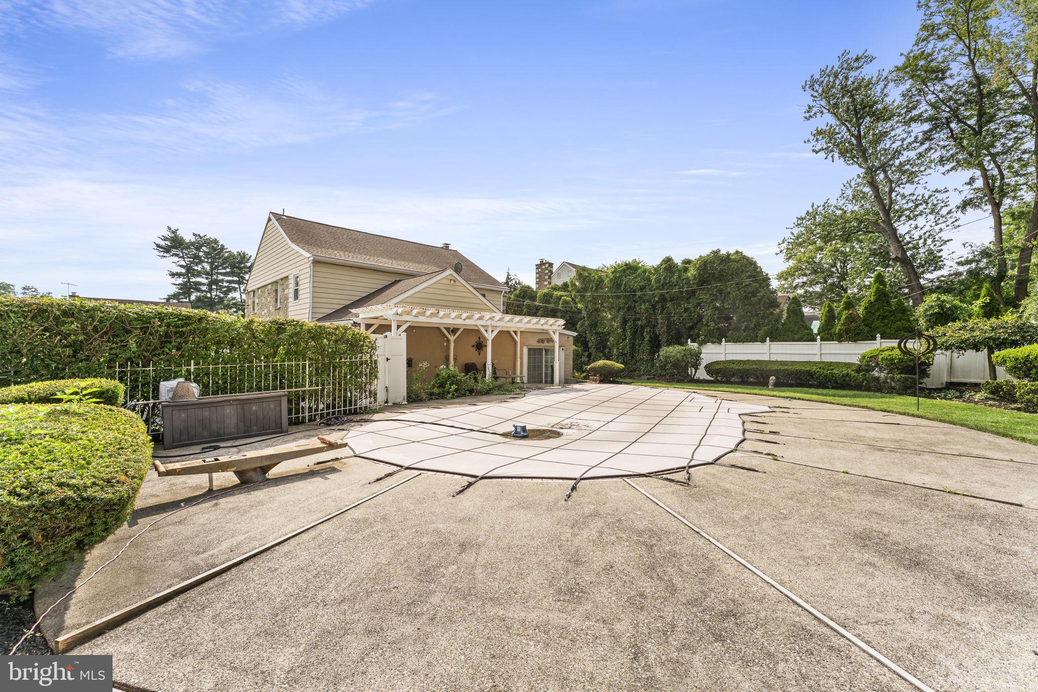 209 WINDSOR AVENUE