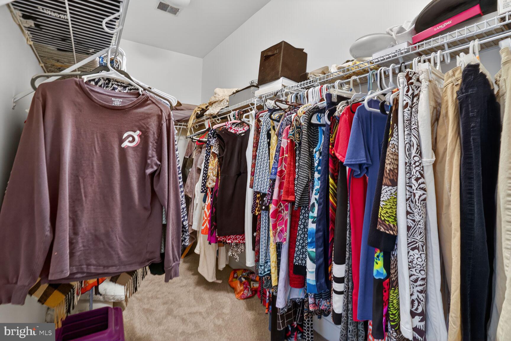 LANSDOWNE ON THE POTOMAC - Residential