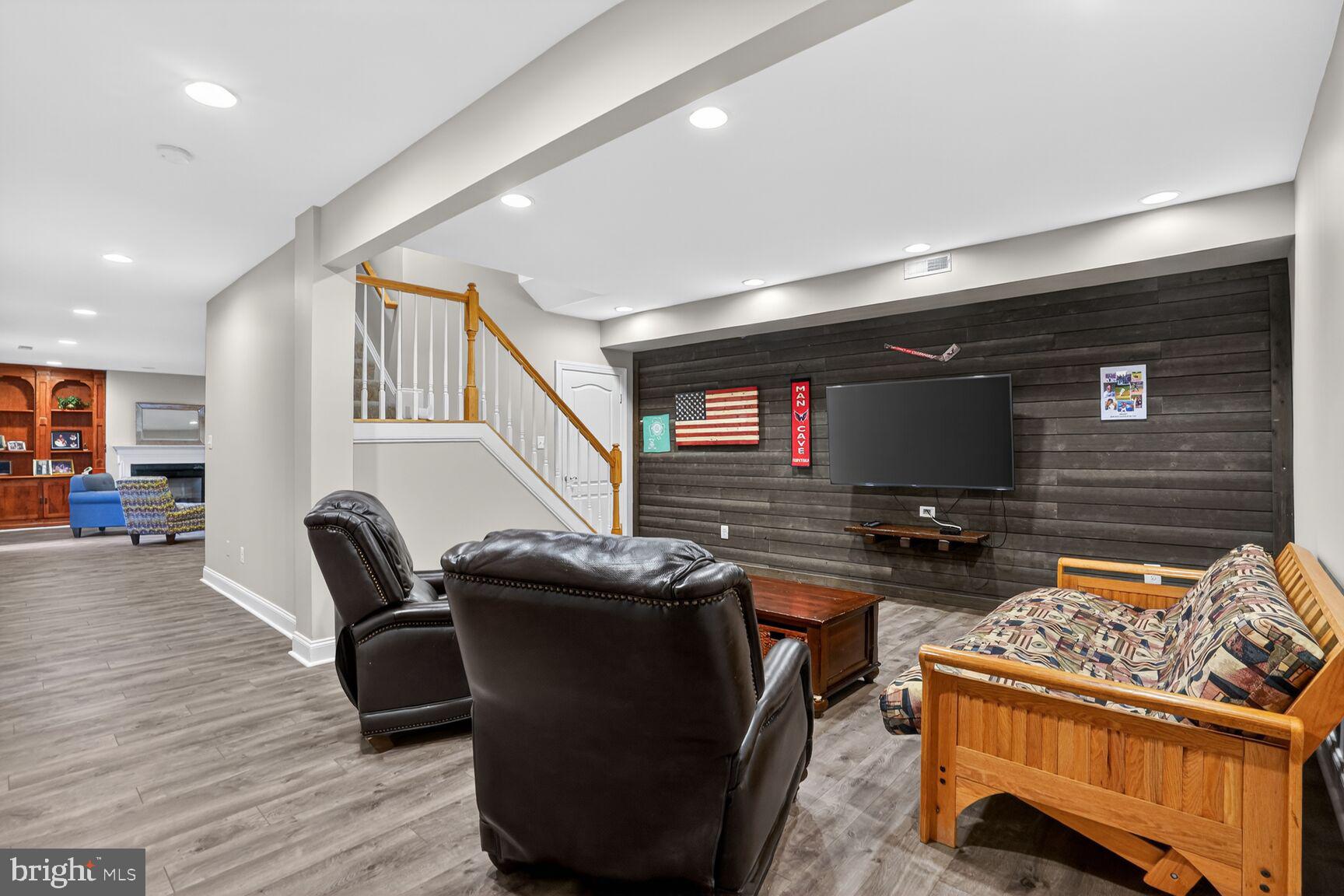 LANSDOWNE ON THE POTOMAC - Residential