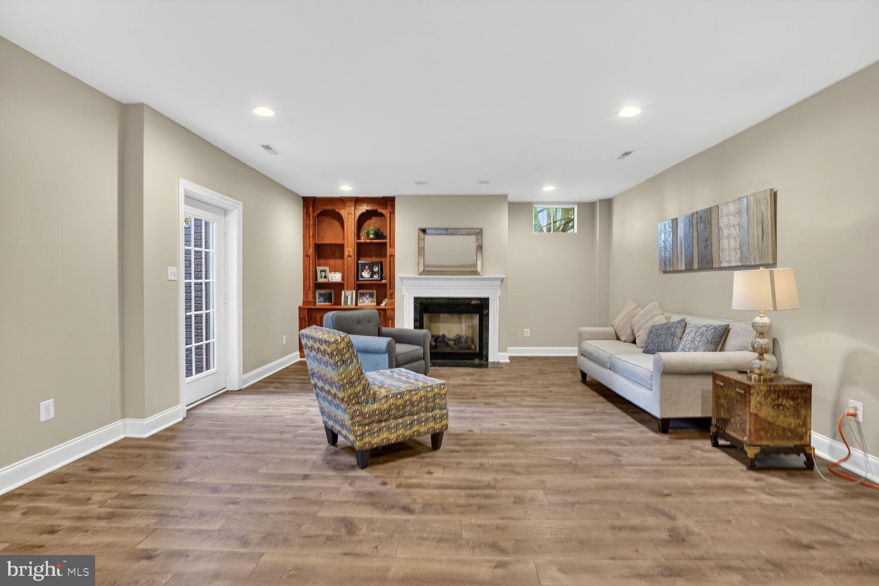 LANSDOWNE ON THE POTOMAC - Residential