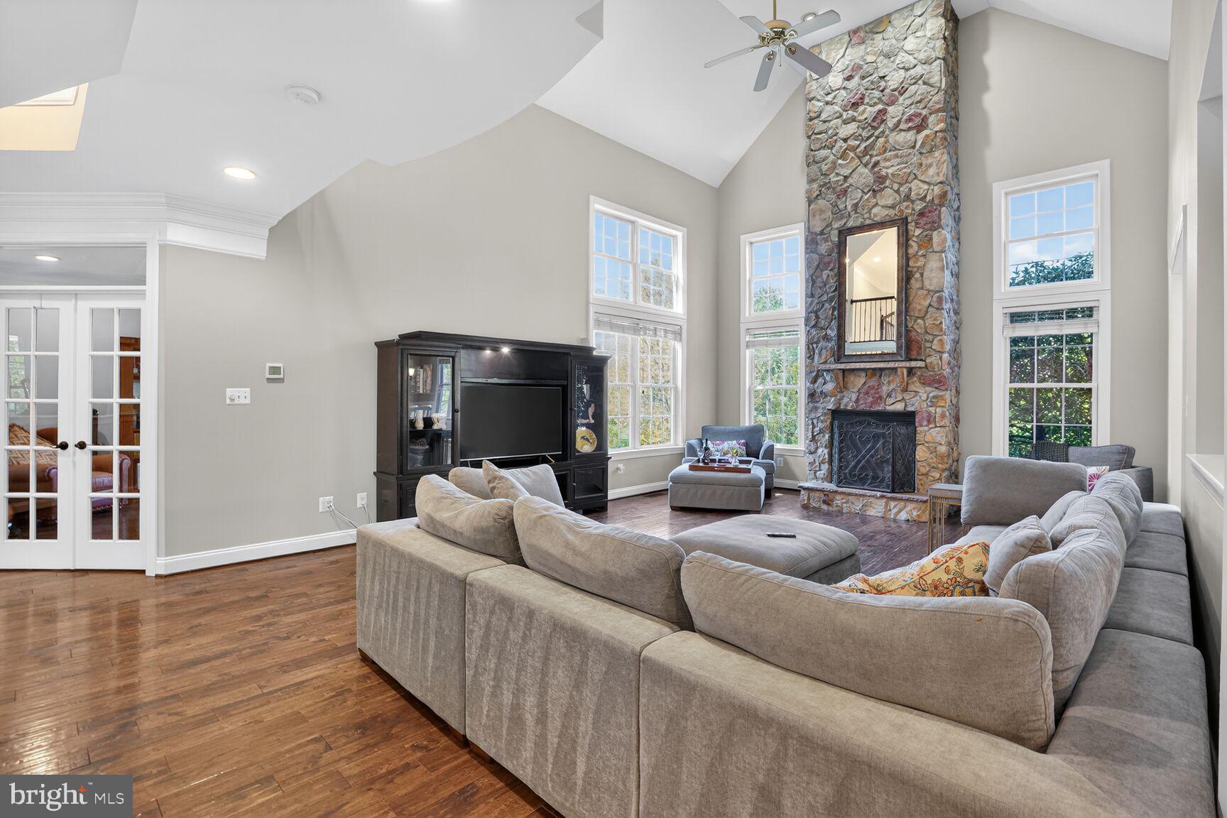 LANSDOWNE ON THE POTOMAC - Residential