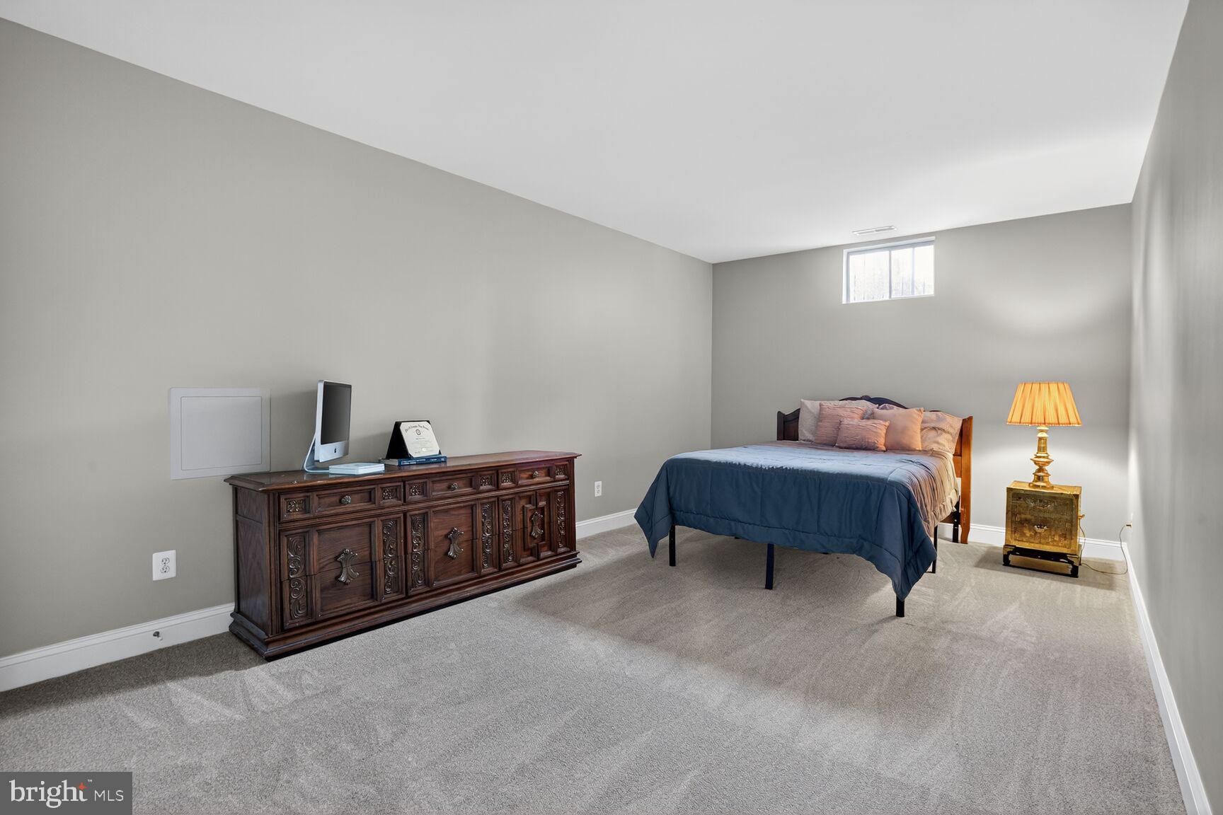 LANSDOWNE ON THE POTOMAC - Residential