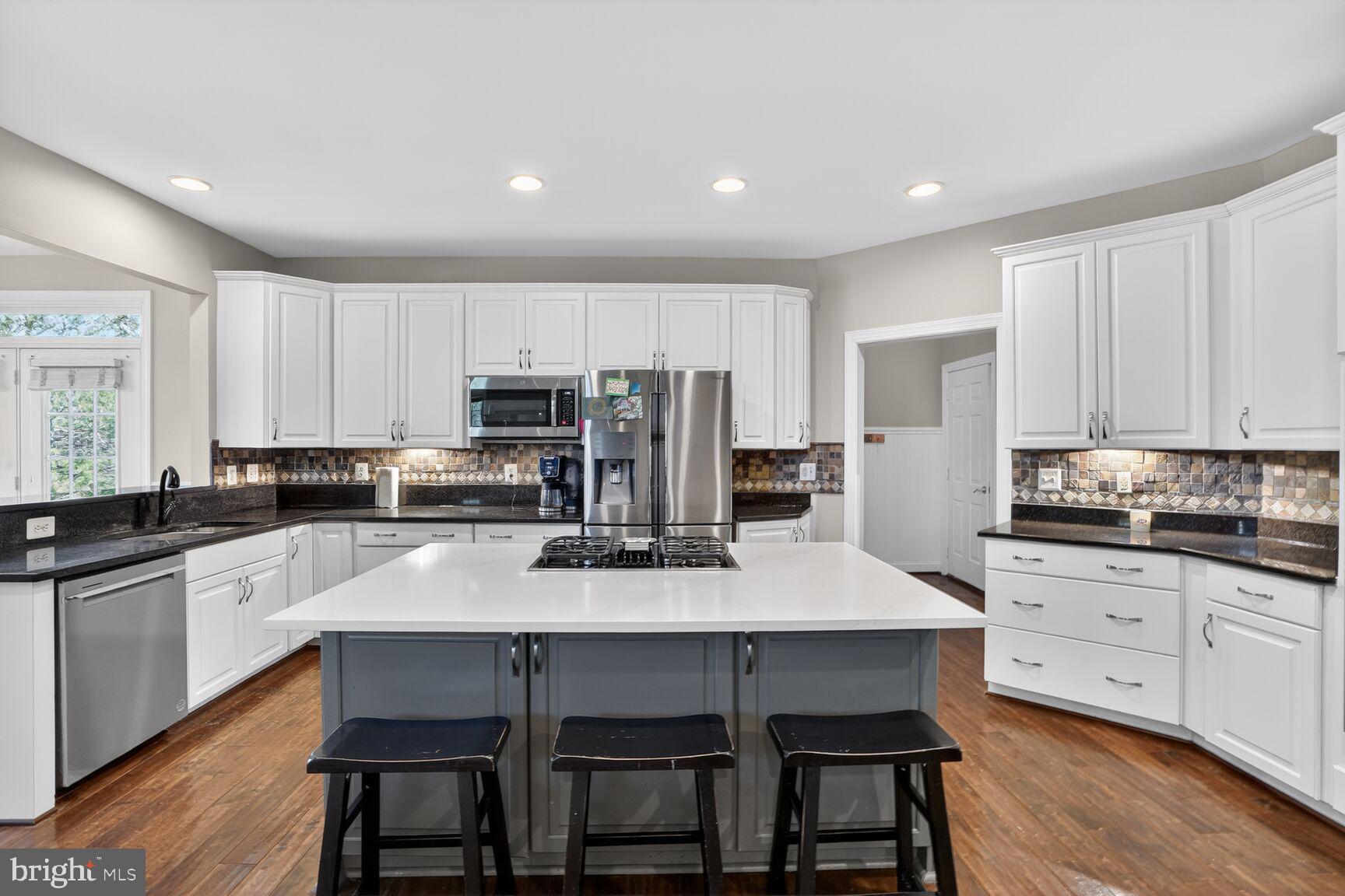 LANSDOWNE ON THE POTOMAC - Residential