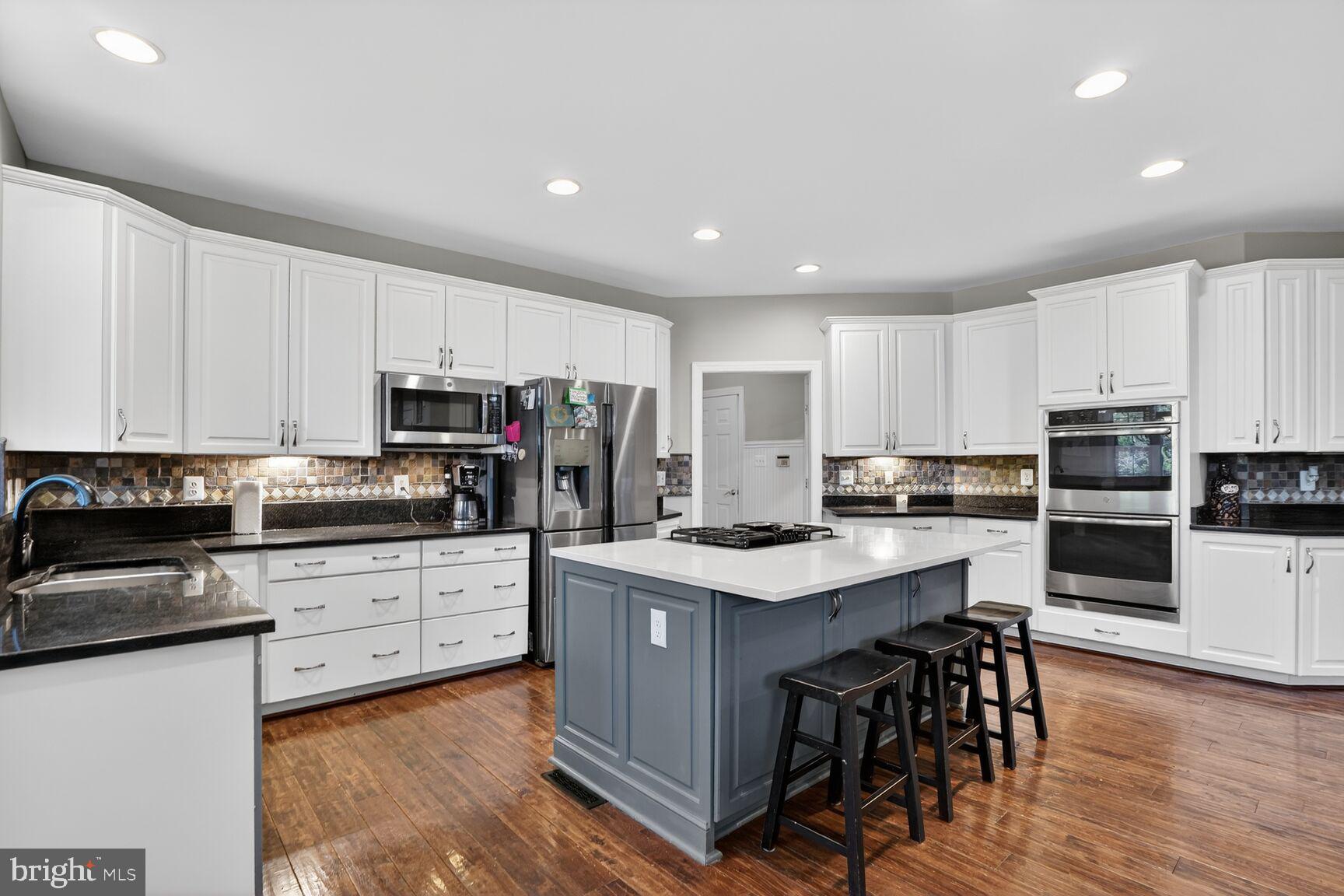 LANSDOWNE ON THE POTOMAC - Residential