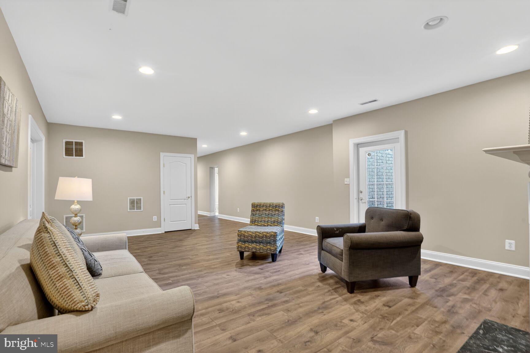 LANSDOWNE ON THE POTOMAC - Residential