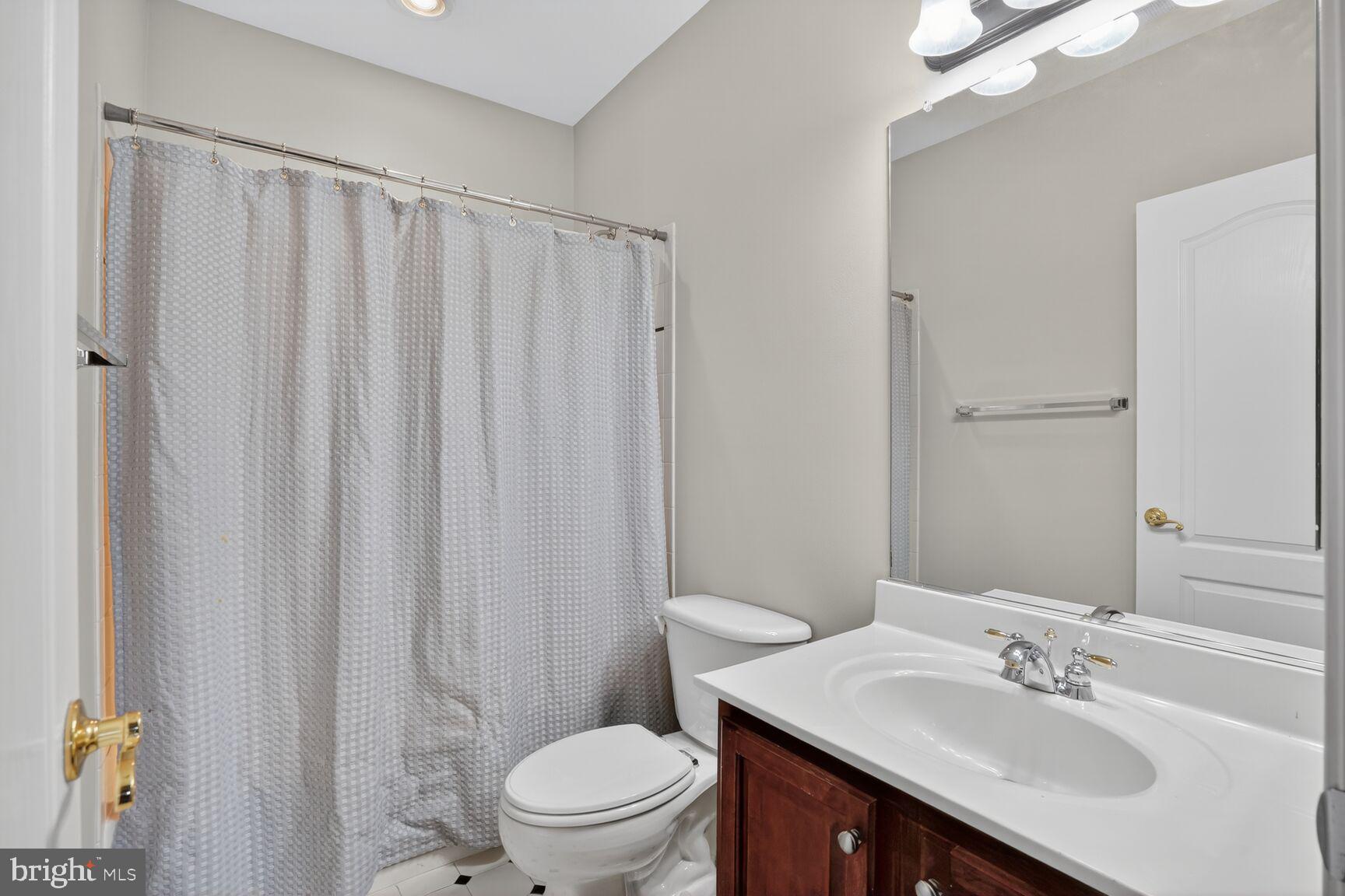 LANSDOWNE ON THE POTOMAC - Residential