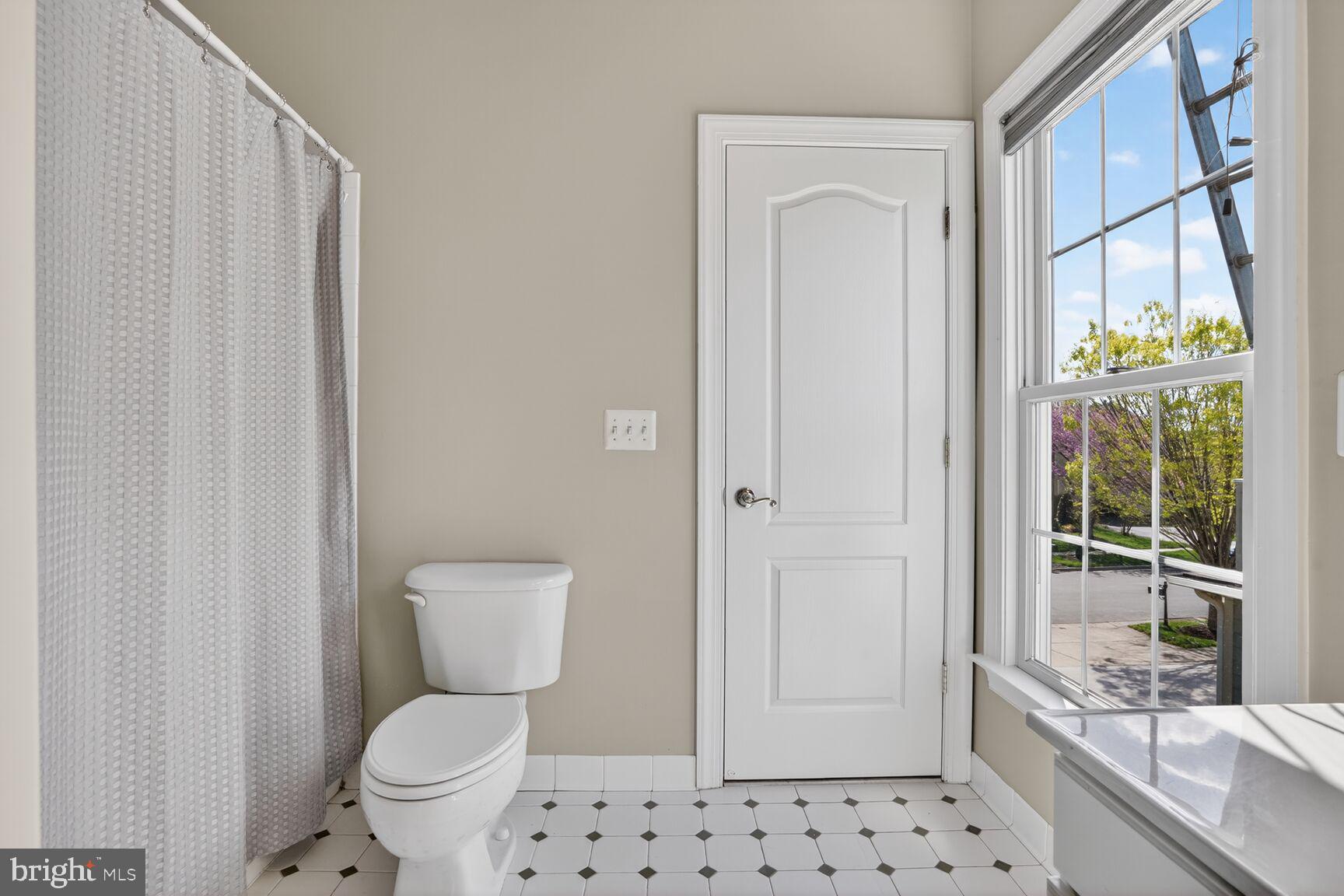 LANSDOWNE ON THE POTOMAC - Residential